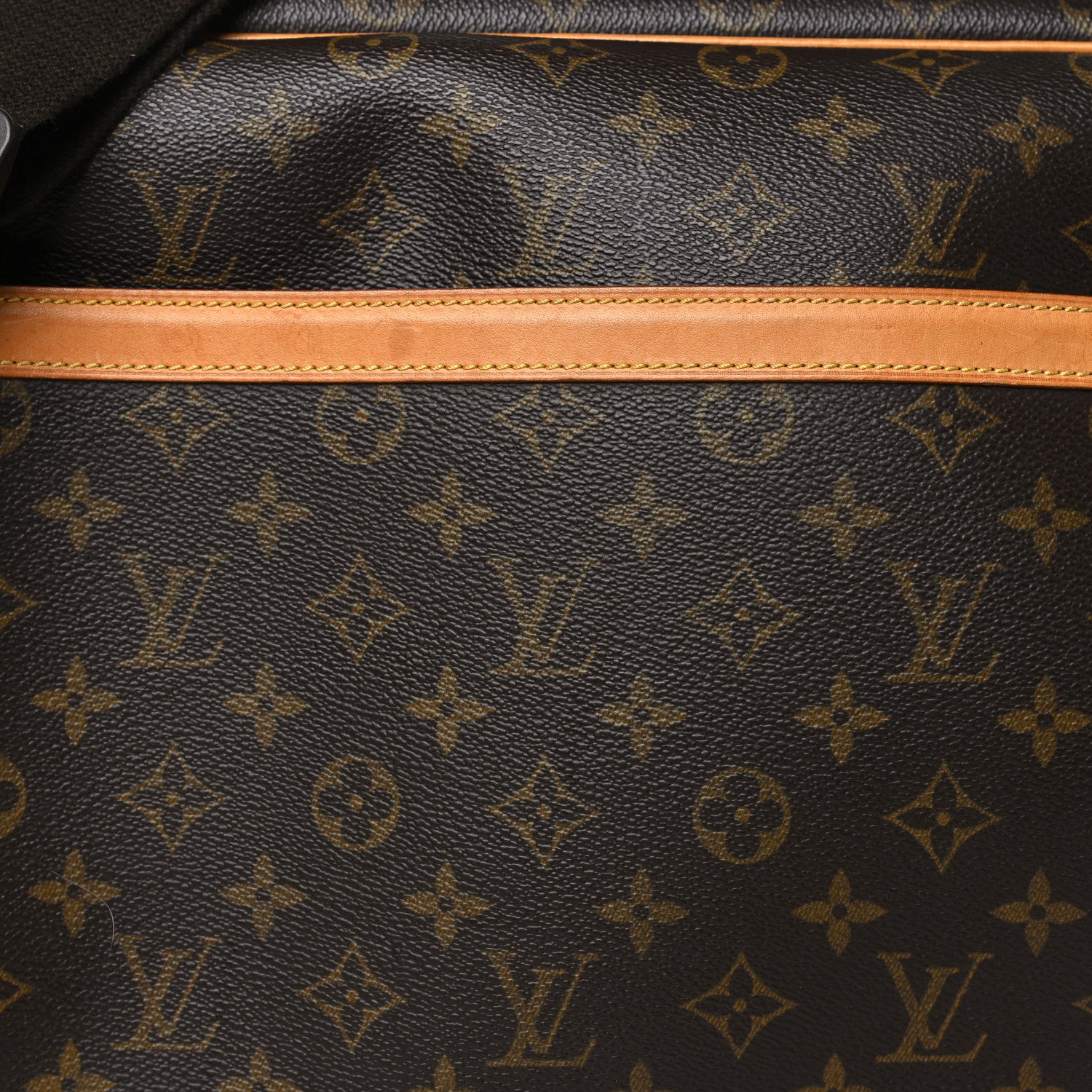 Louis Vuitton Monogram Reporter GM 8 of 10