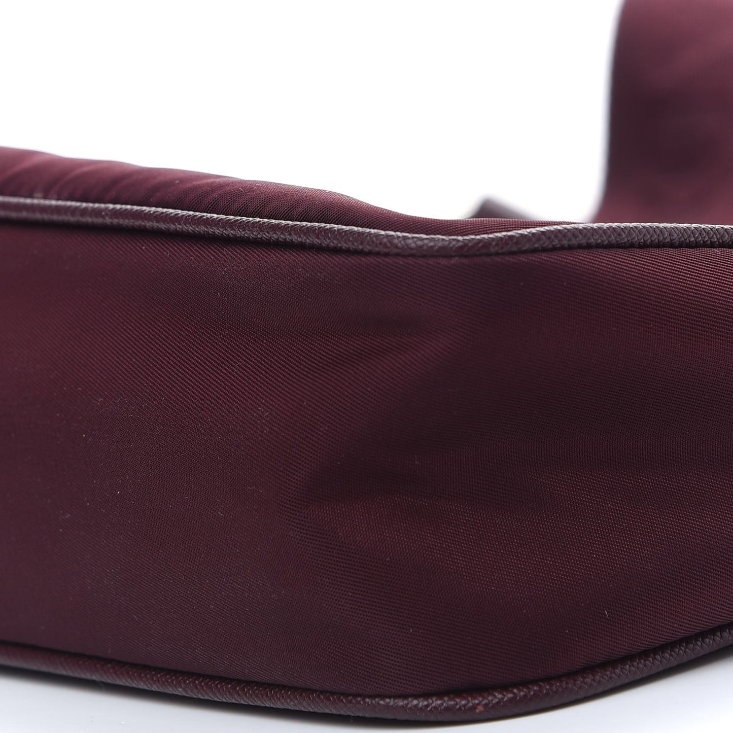 Tessuto Nylon Re-Edition 2005 Shoulder Bag Granato