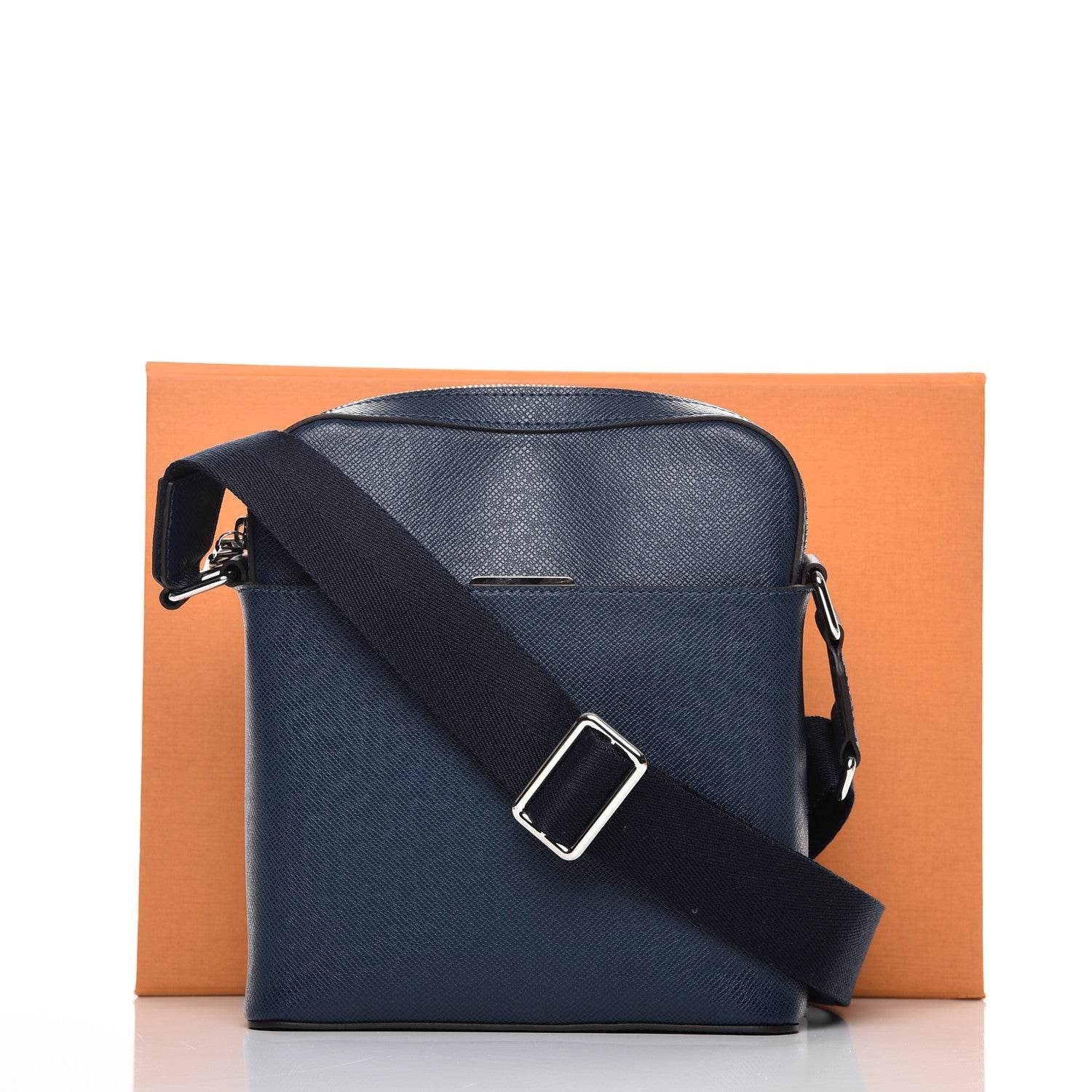 Louis Vuitton Taiga Anton Pochette Ocean 8 of 8