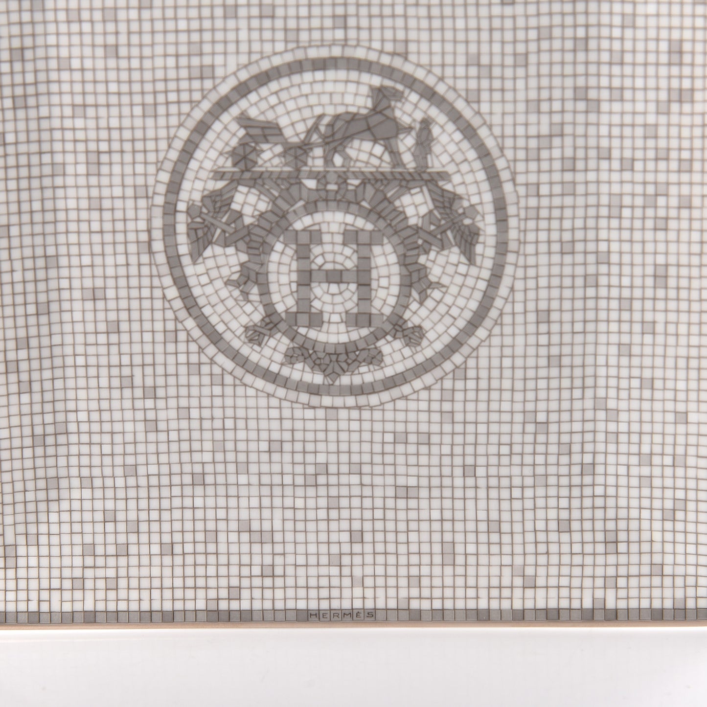Porcelain Mosaique au 24 Square Plate Platinum