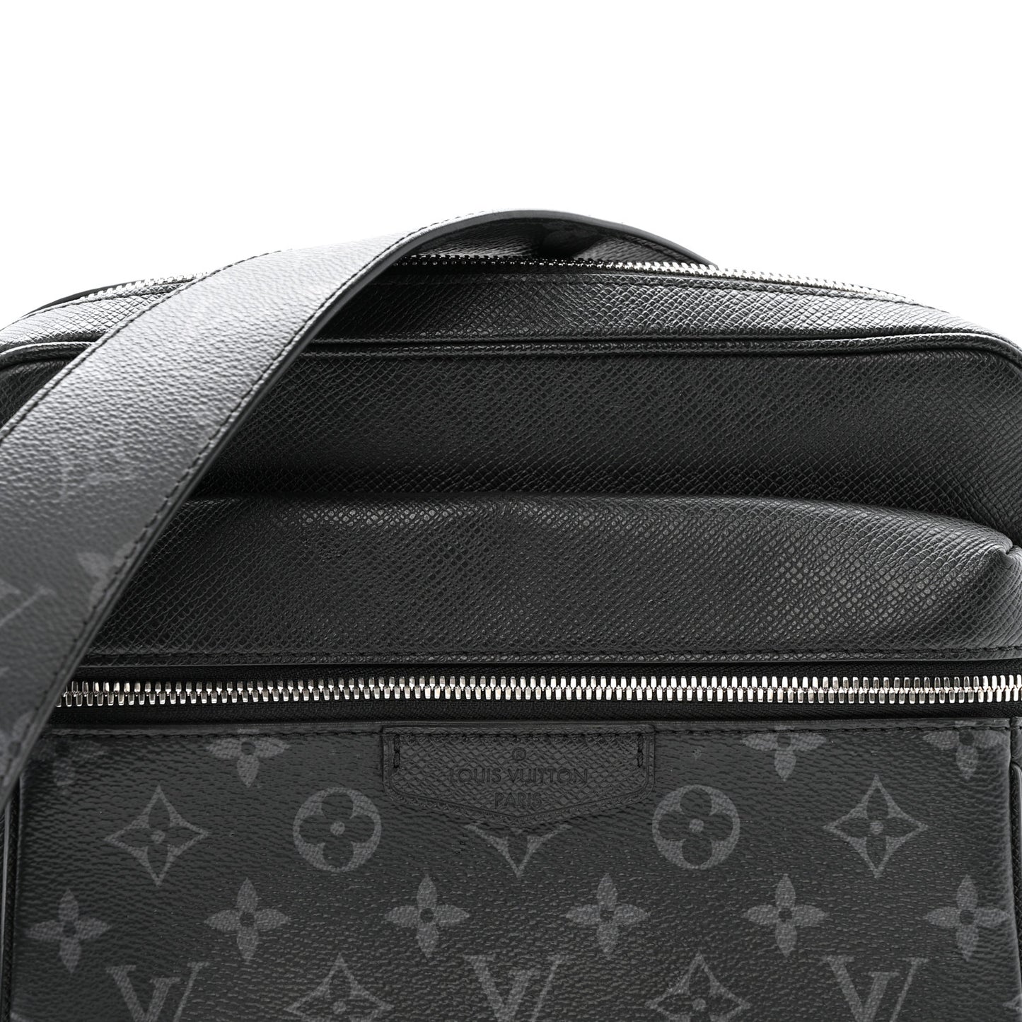 Taiga Monogram Eclipse Outdoor Messenger Black