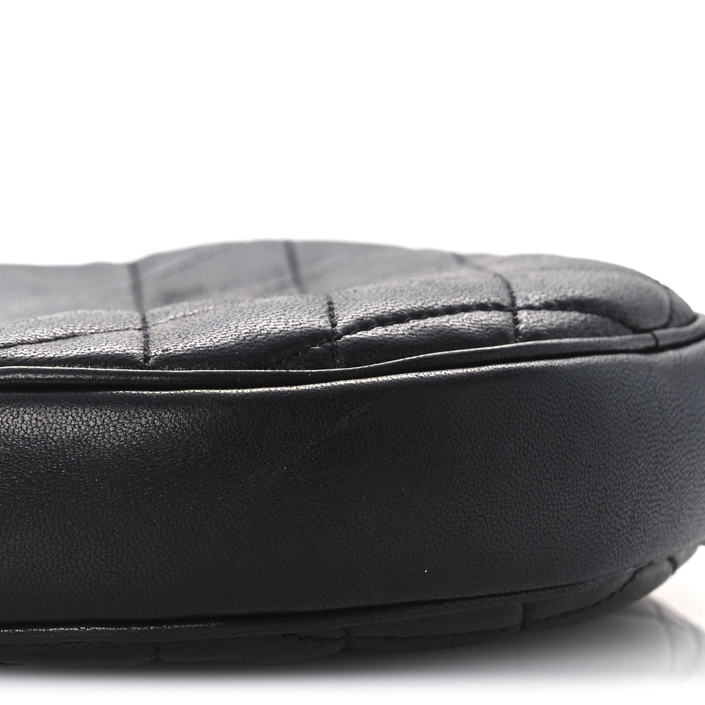 Lambskin Quilted Round Le Maillon Round Tassel Chain Crossbody Bag Black