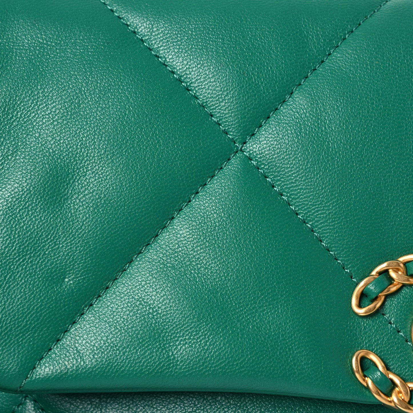 Goatskin Quilted Medium Chanel 19 Flap Green