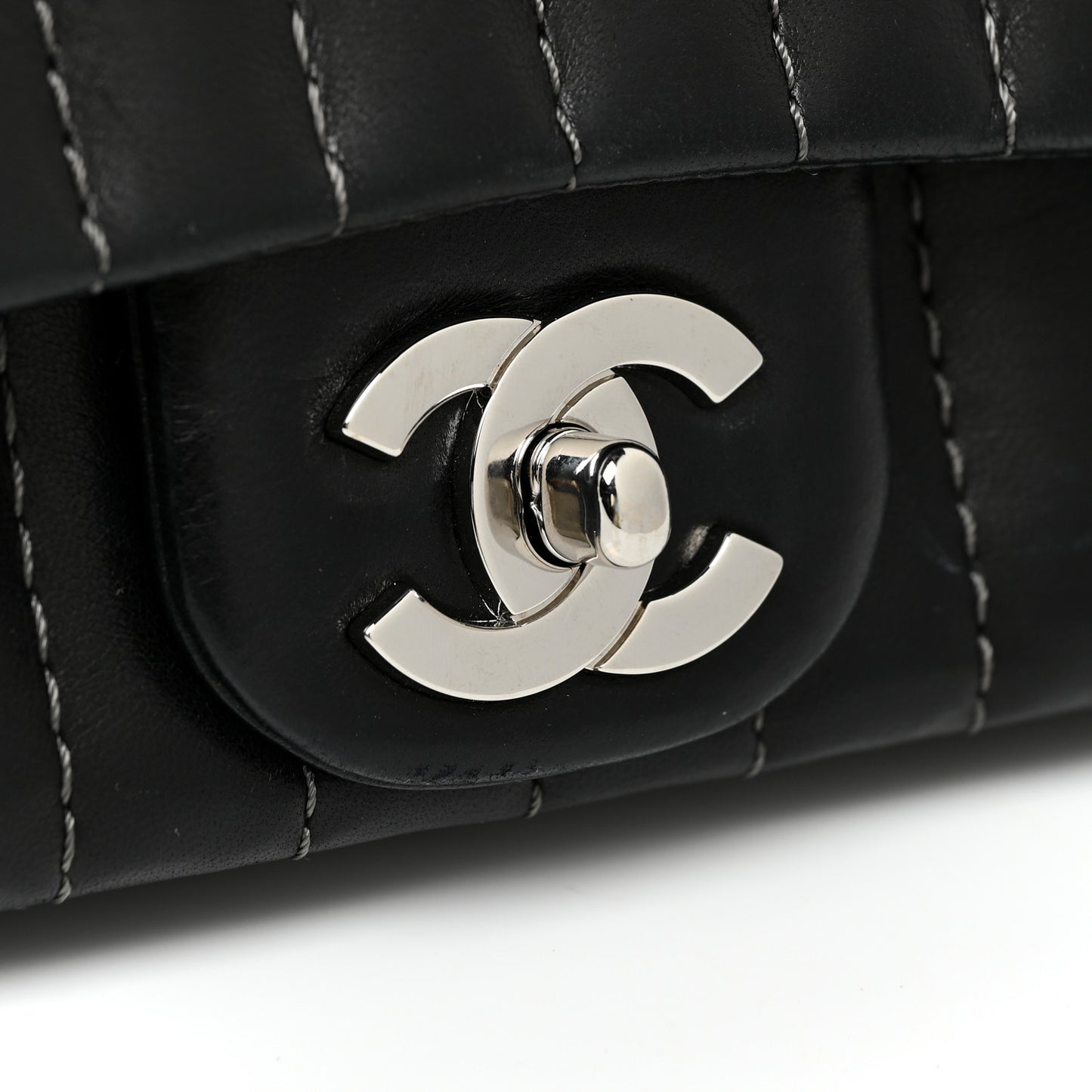 Lambskin Vertical Quilted Medium Single Flap Black