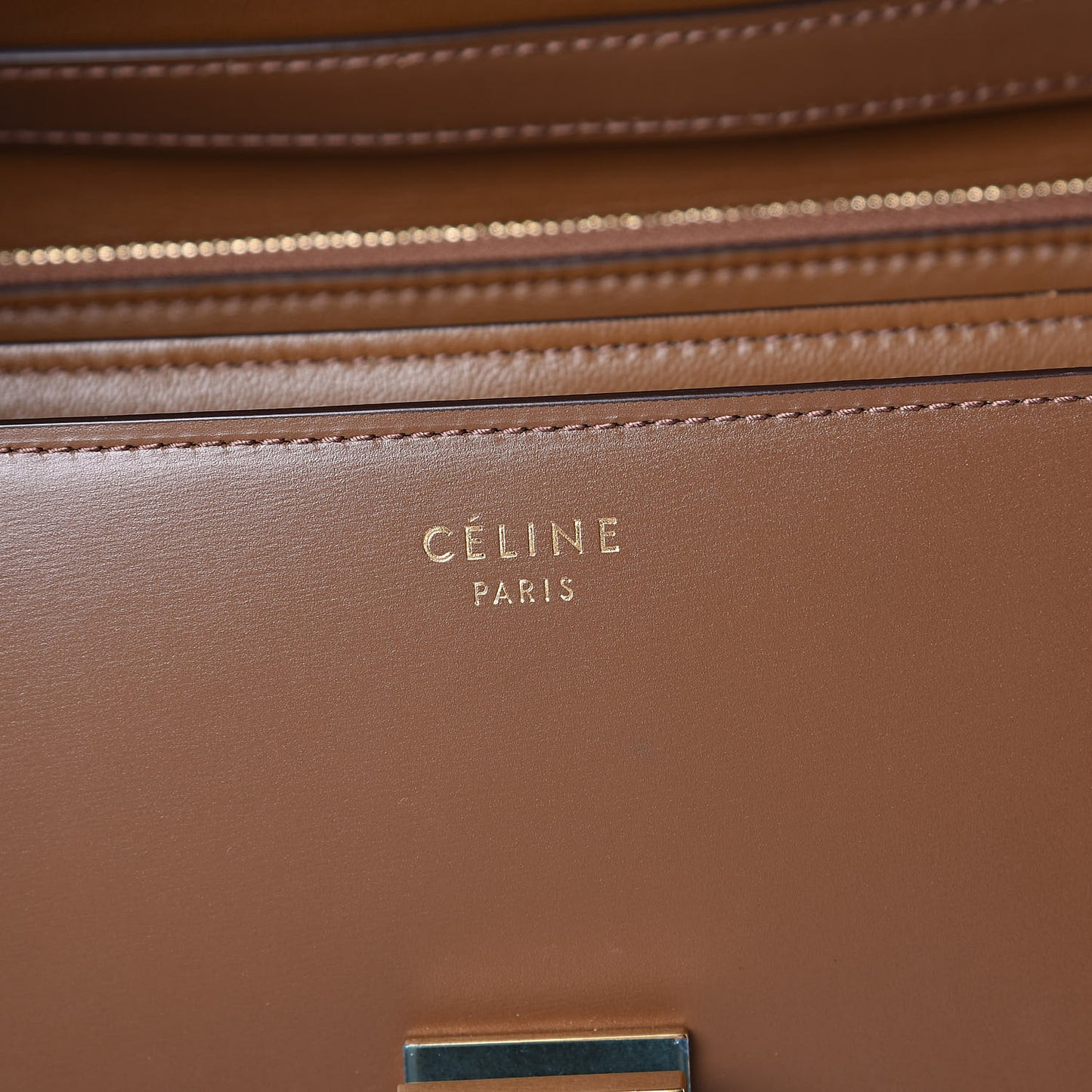 Box Calfskin Medium Classic Box Flap Bag Camel