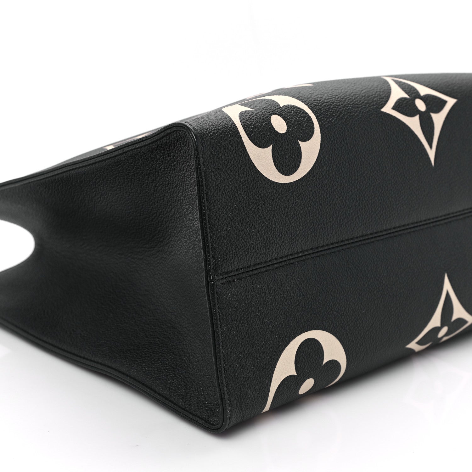Louis Vuitton Empreinte Monogram Giant Onthego GM Black Beige 8 of 9