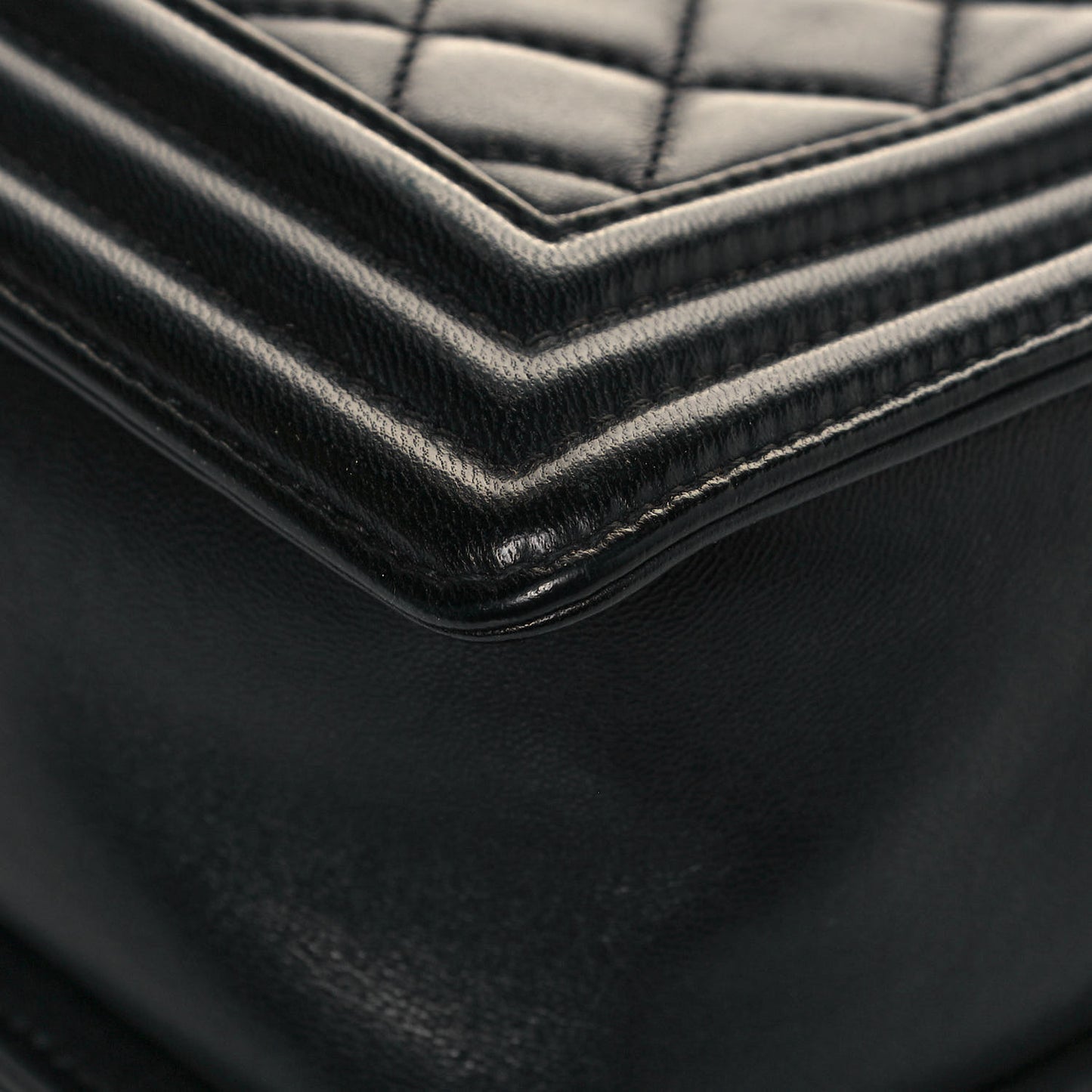 Lambskin Quilted Medium Boy Flap Black