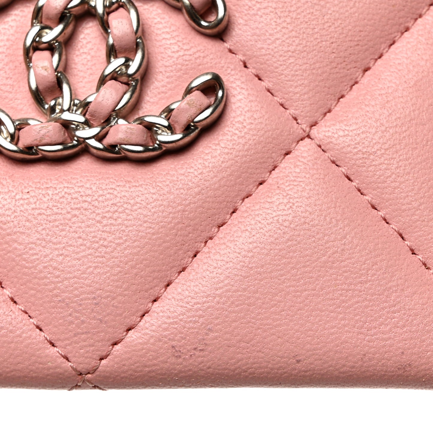 Lambskin Quilted Chanel 19 Card Holder Light Pink