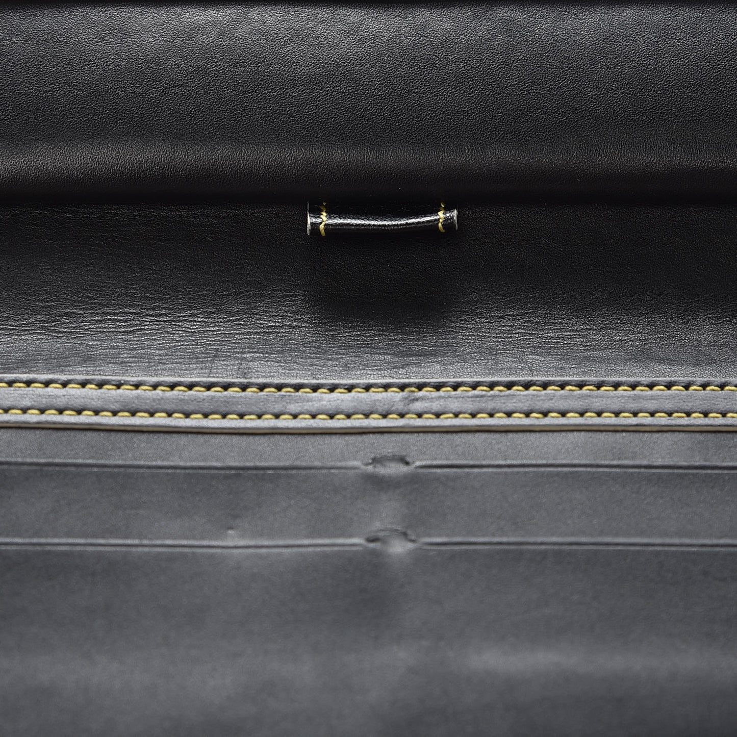 Suhali Porte Tresor International Wallet Black