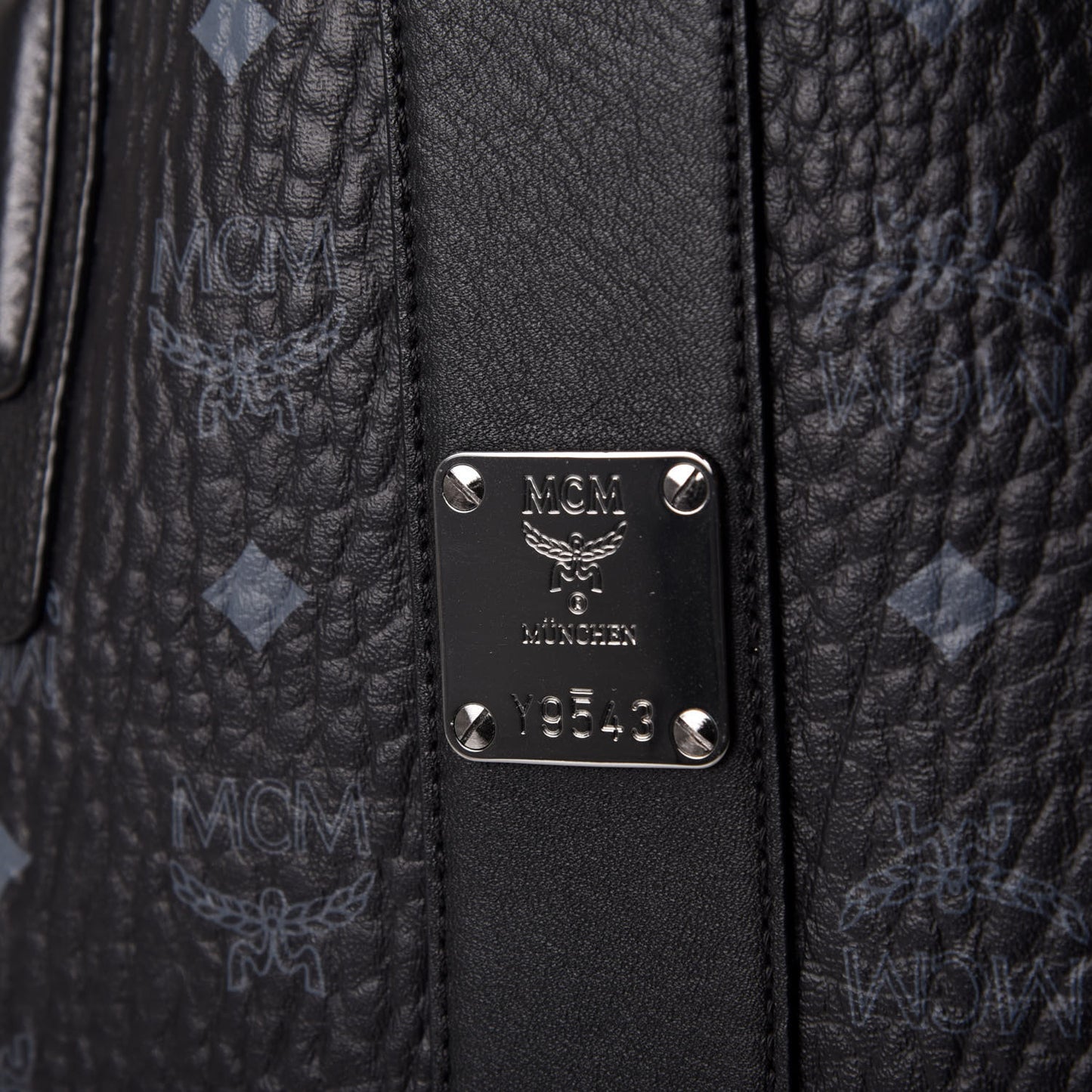 Visetos Medium Liz Reversible Shopper Tote Black
