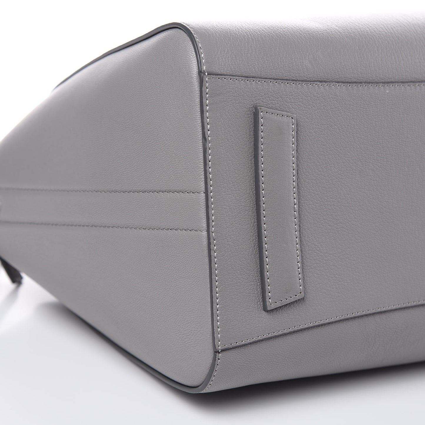 Sugar Goatskin Medium Antigona Pearl Grey
