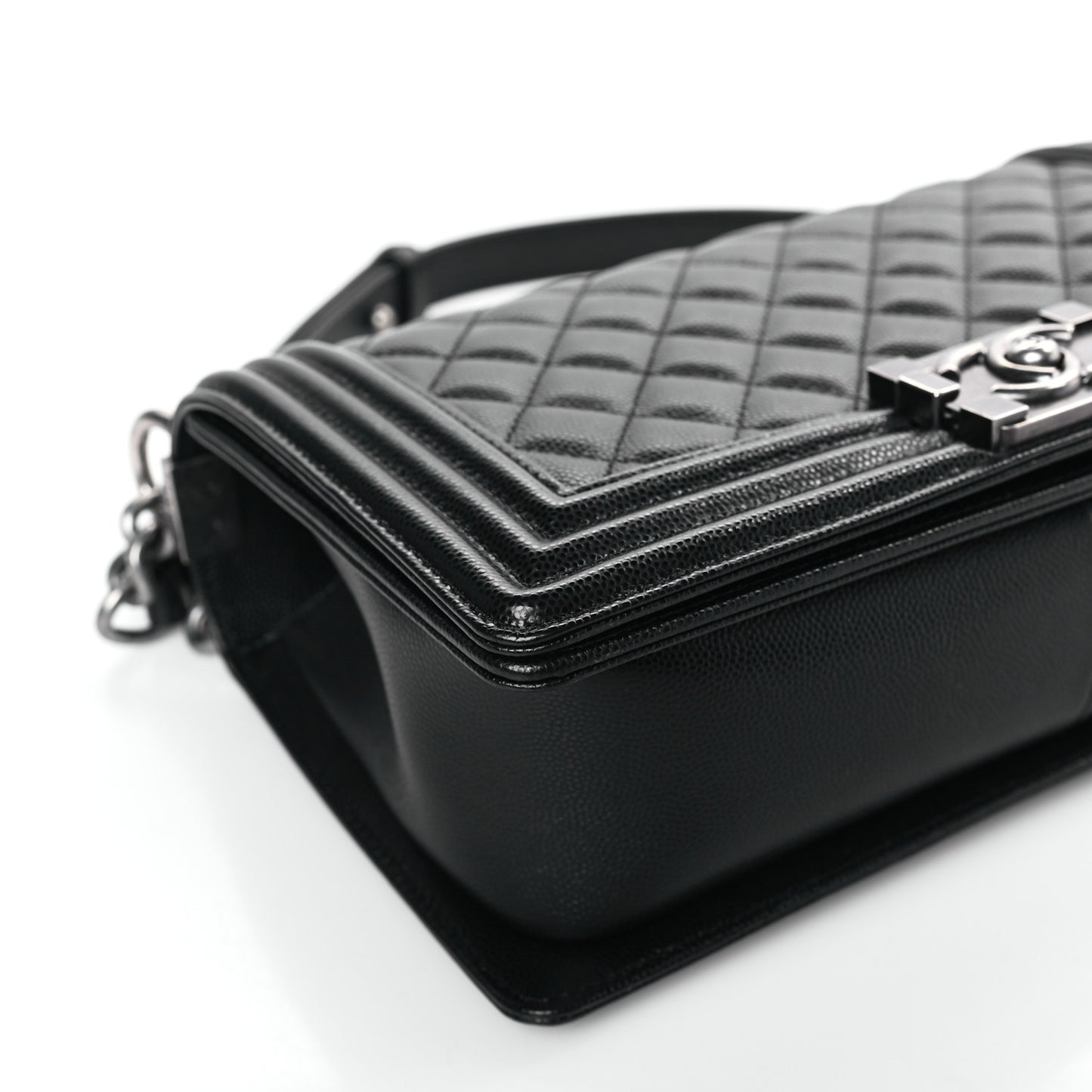 Caviar Quilted Medium Boy Flap Black