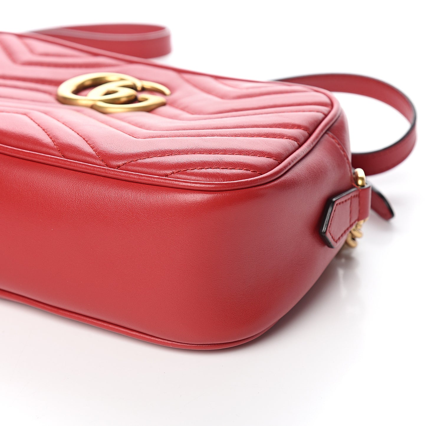 Calfskin Matelasse Small GG Marmont Chain Shoulder Bag Hibiscus Red