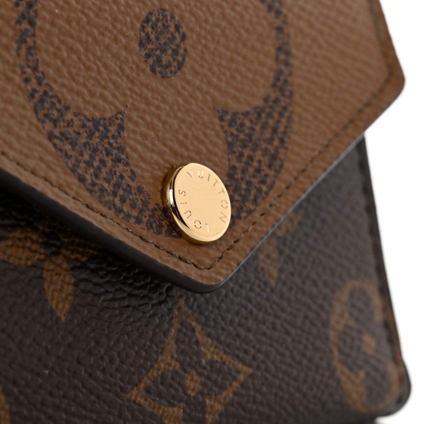 Reverse Monogram Giant Zoe Wallet