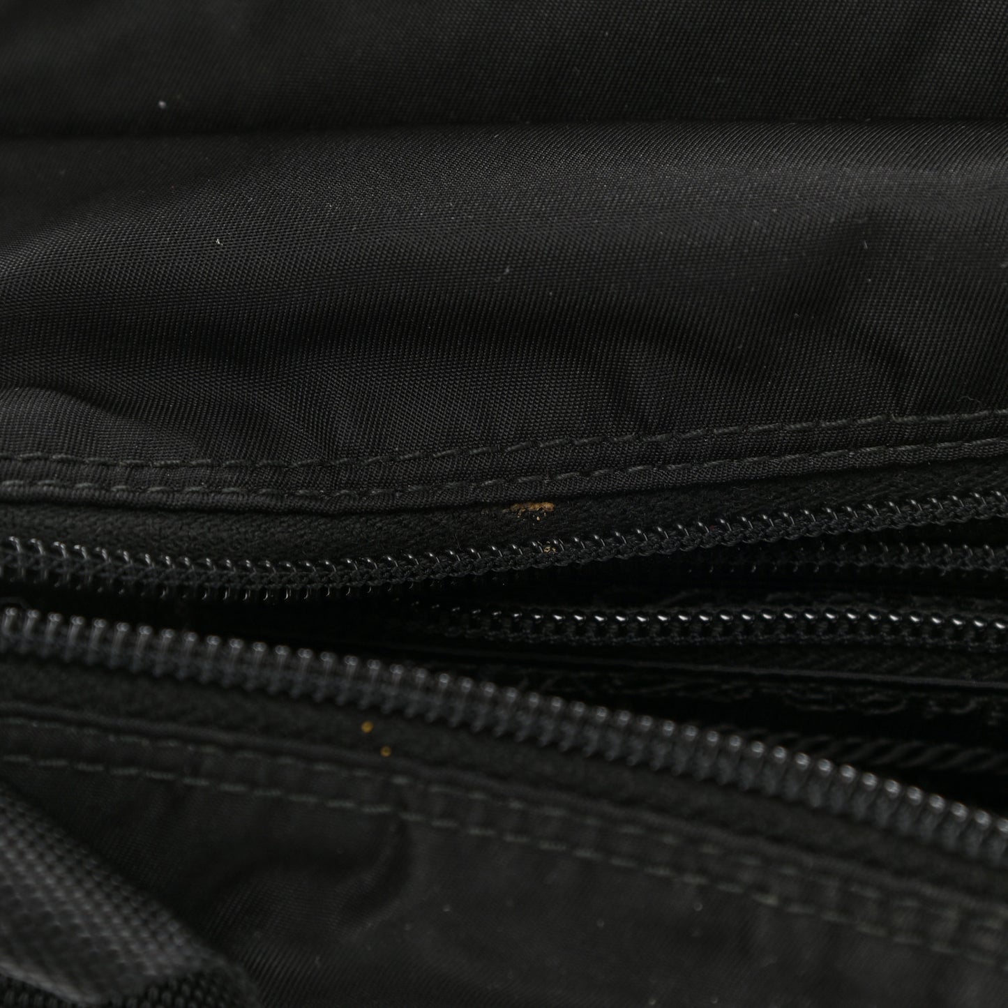 Tessuto Nylon Saffiano Vela Messenger Bag Black