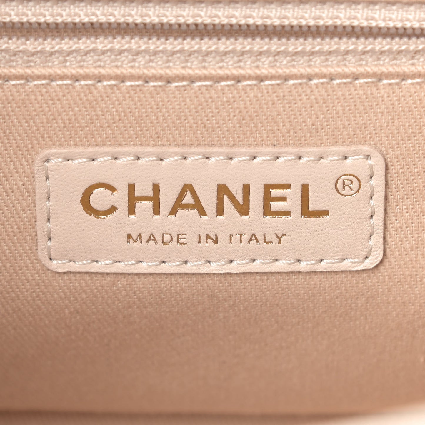 Caviar Quilted Medium Business Affinity Flap Beige