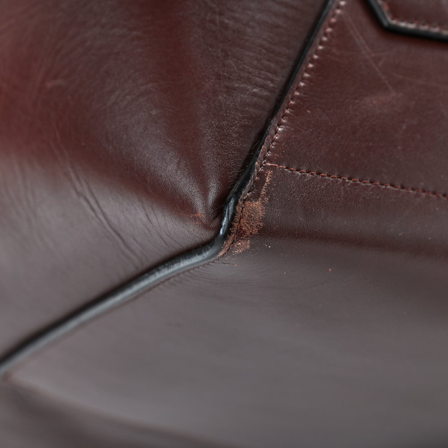 Supersoft Calfskin Sangle Bucket Bag Burgundy