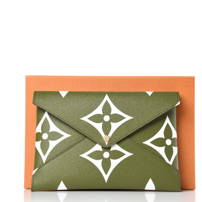Louis Vuitton Monogram Giant Kirigami Pochette Set 11 of 11