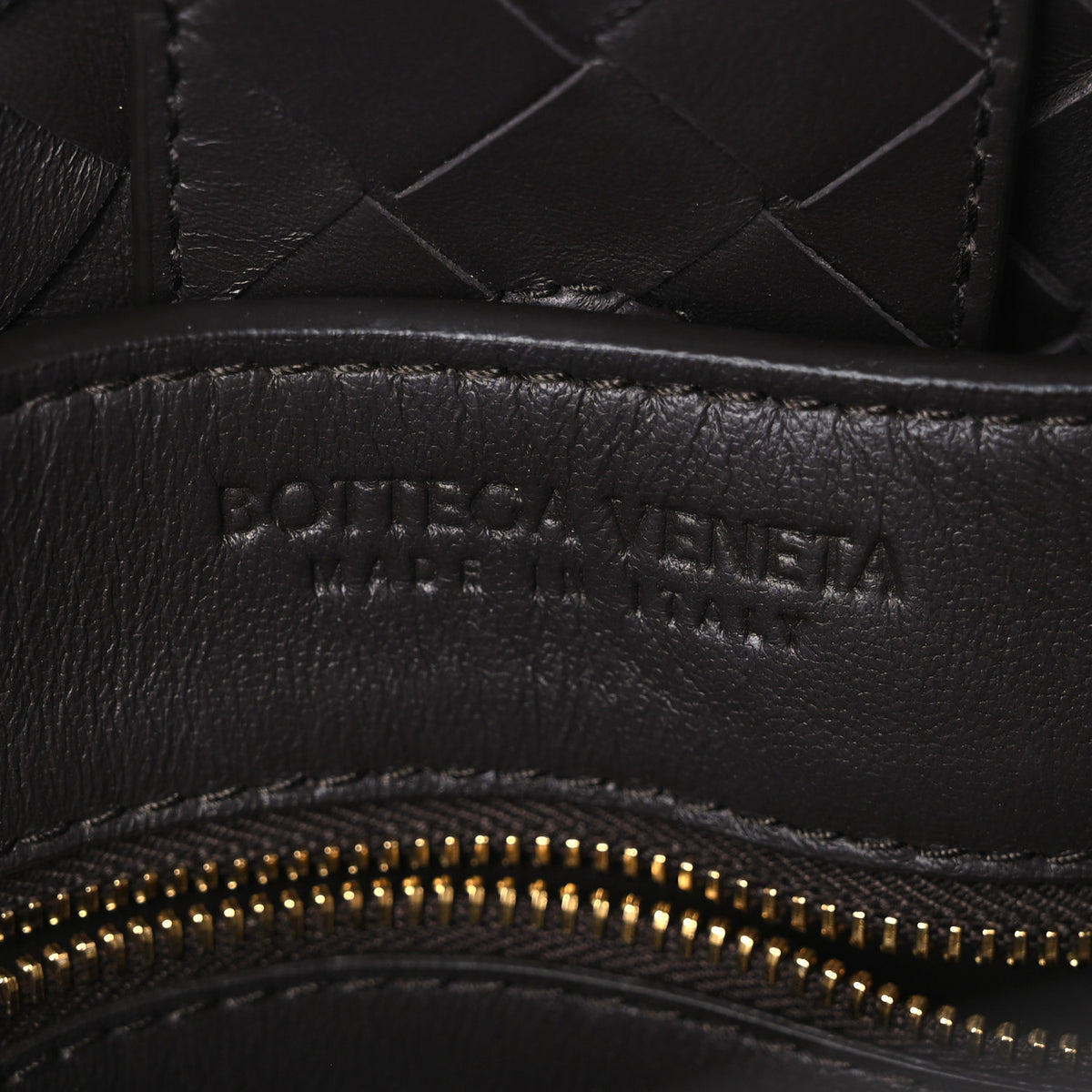 Nappa Intrecciato Medium Andiamo Shoulder Bag Fondant