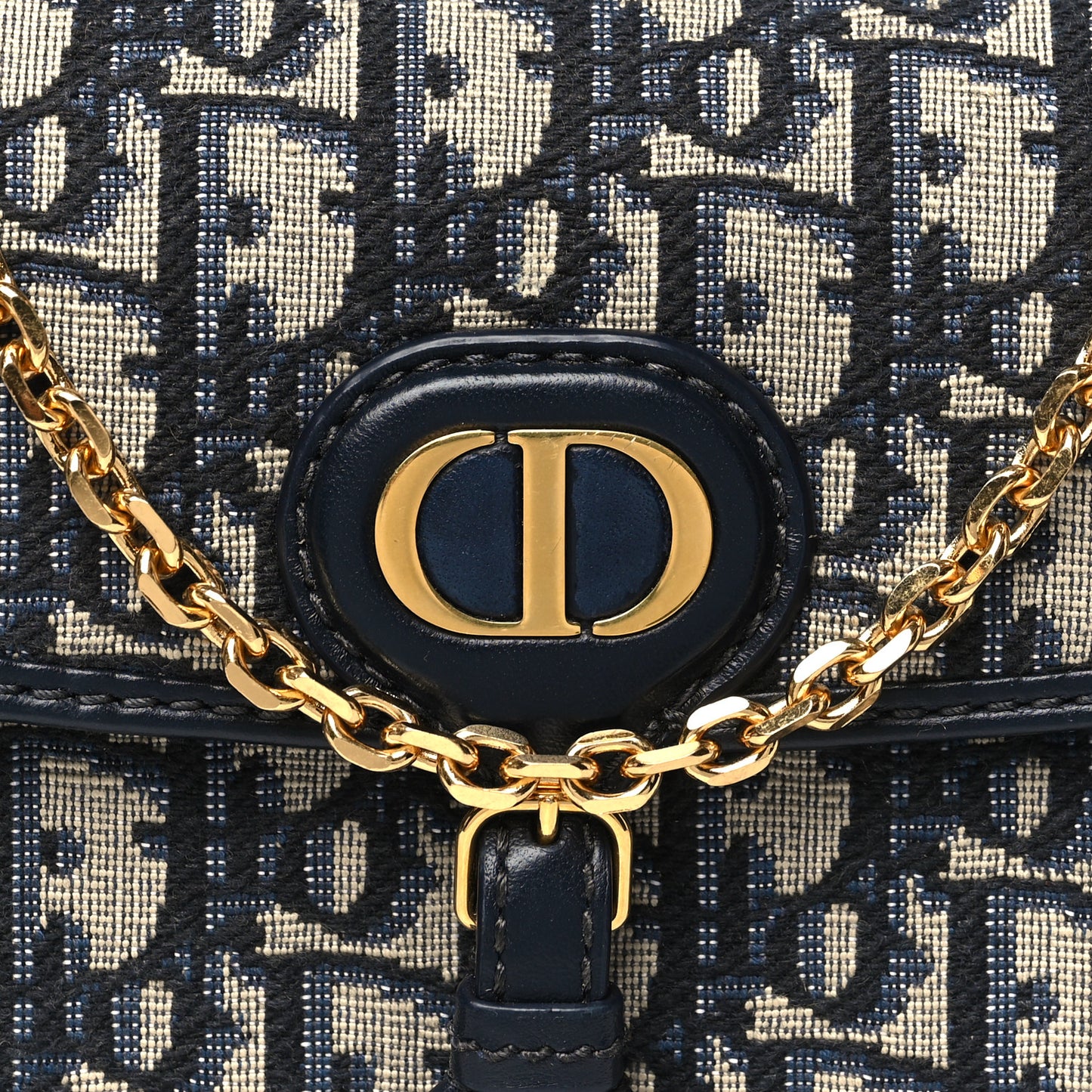 Oblique Bobby East West Pouch With Chain Blue