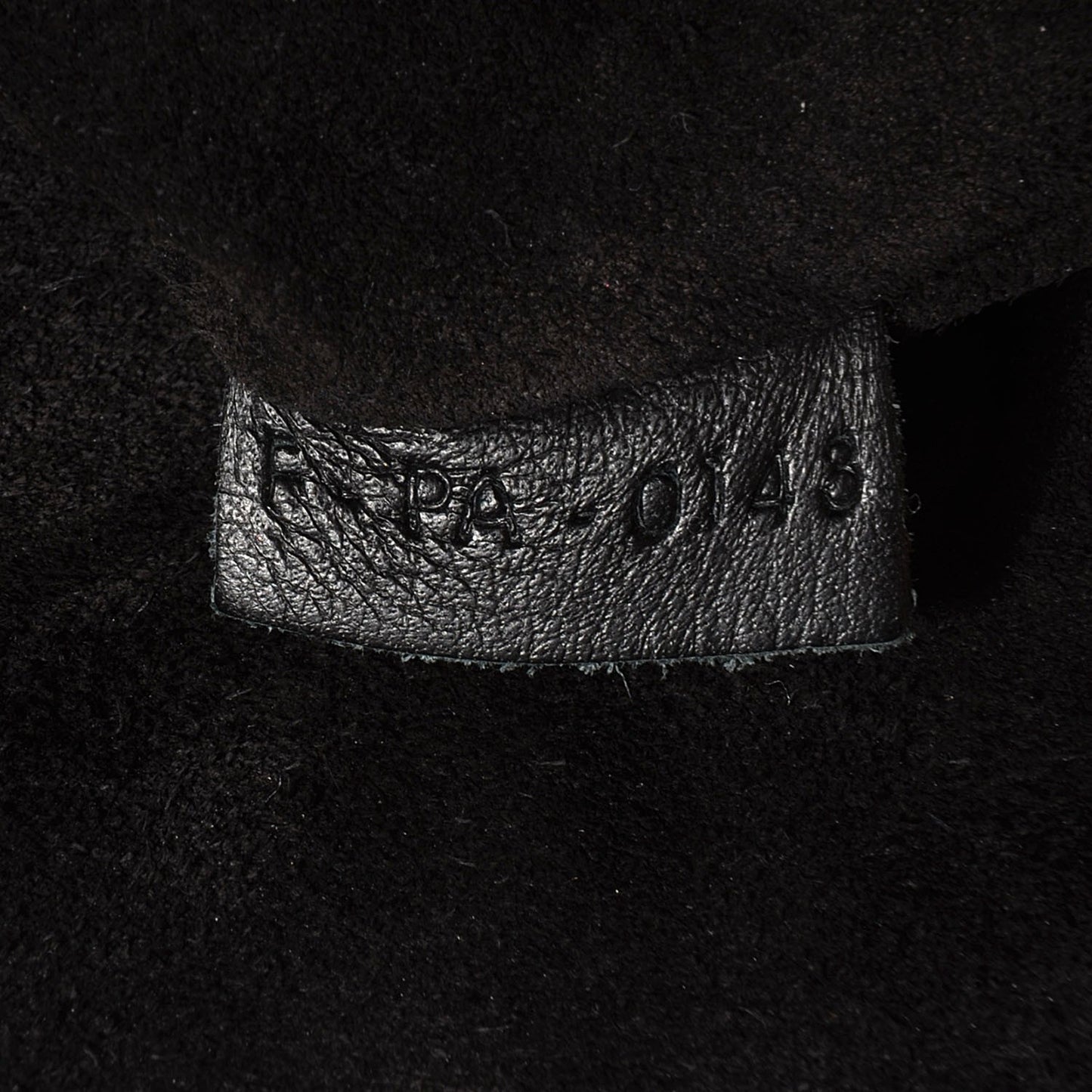 Supple Calfskin Medium Phantom Luggage Black