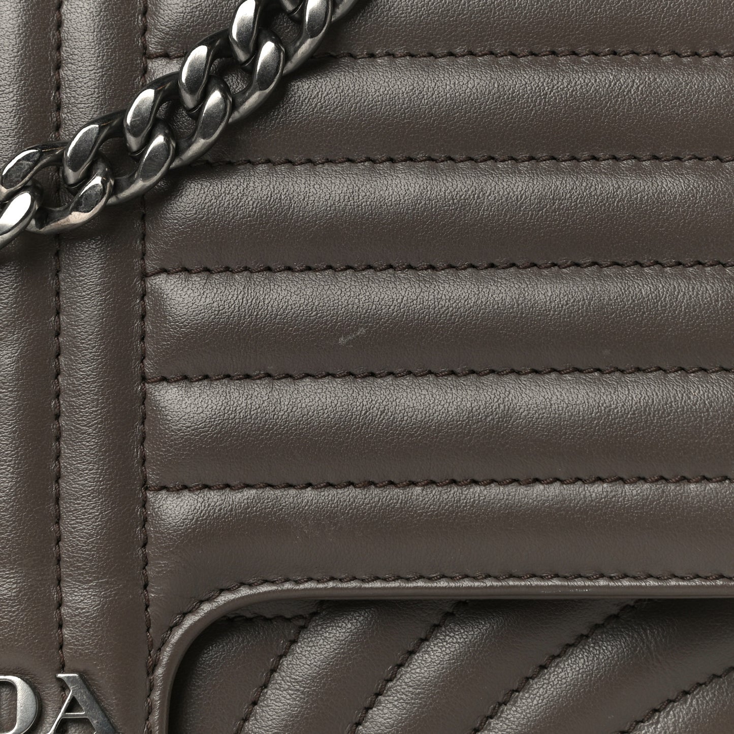 Soft Calfskin Impunture Diagramme Large Chain Flap Shoulder Bag Bambu