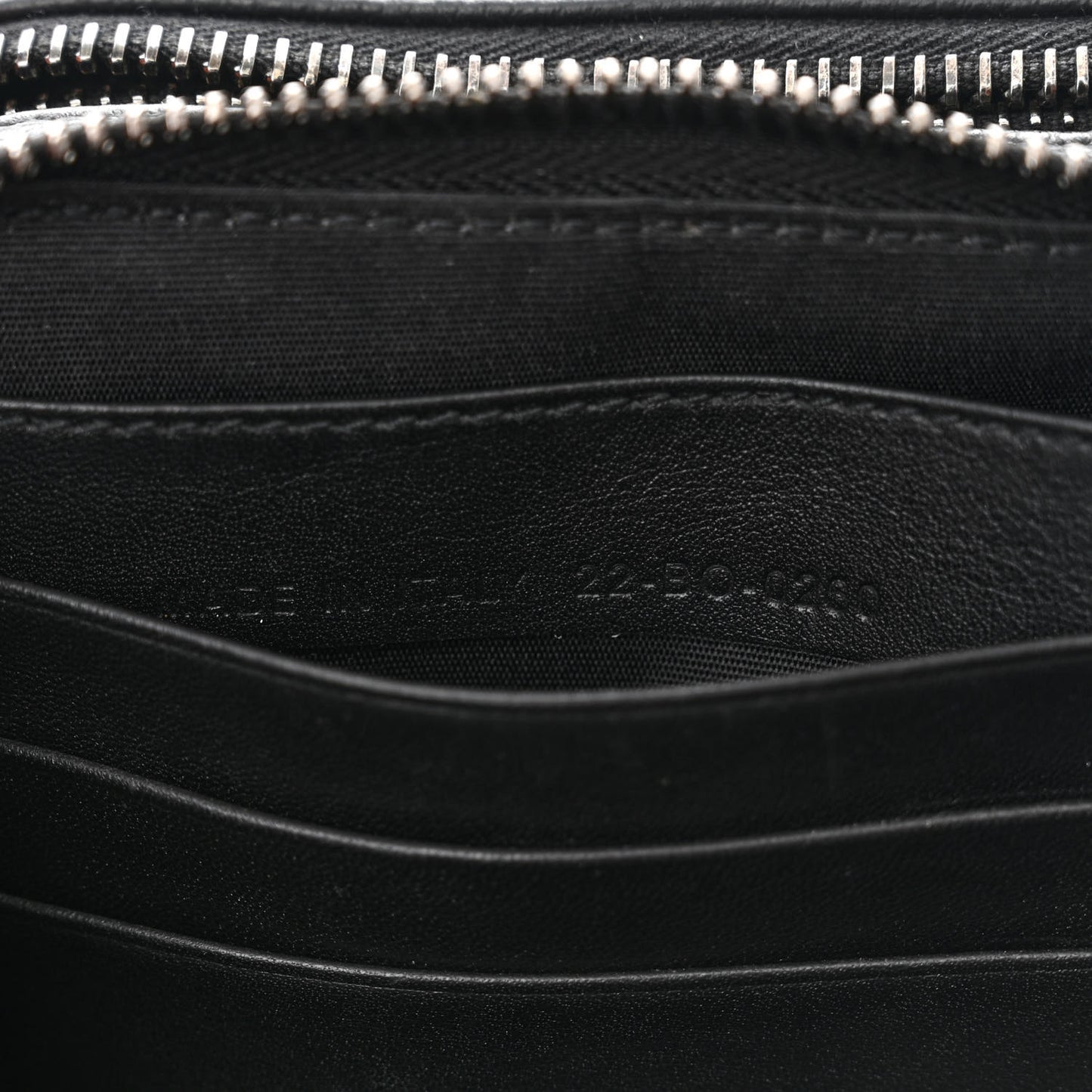 Oblique Pouch Beige Black