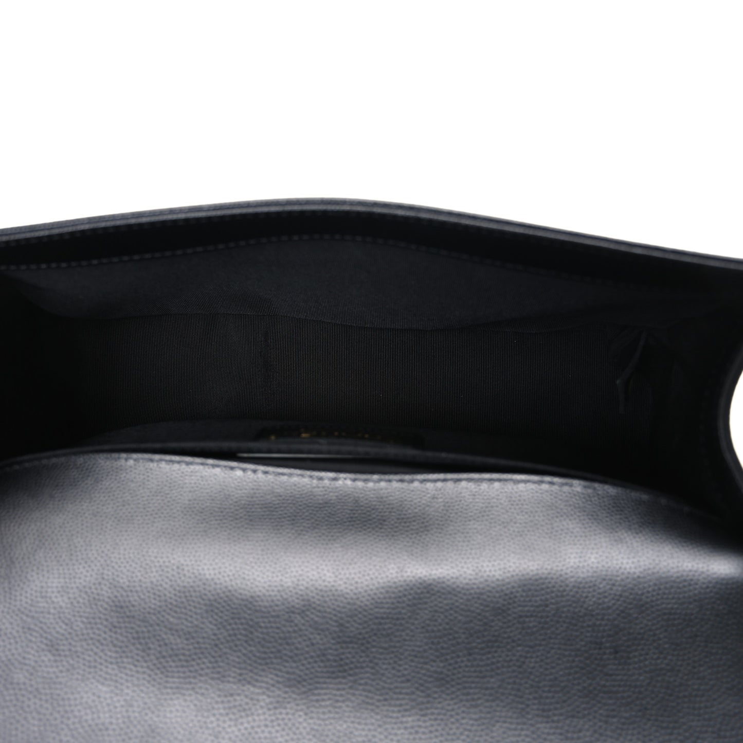 Caviar Quilted Medium Boy Flap Black