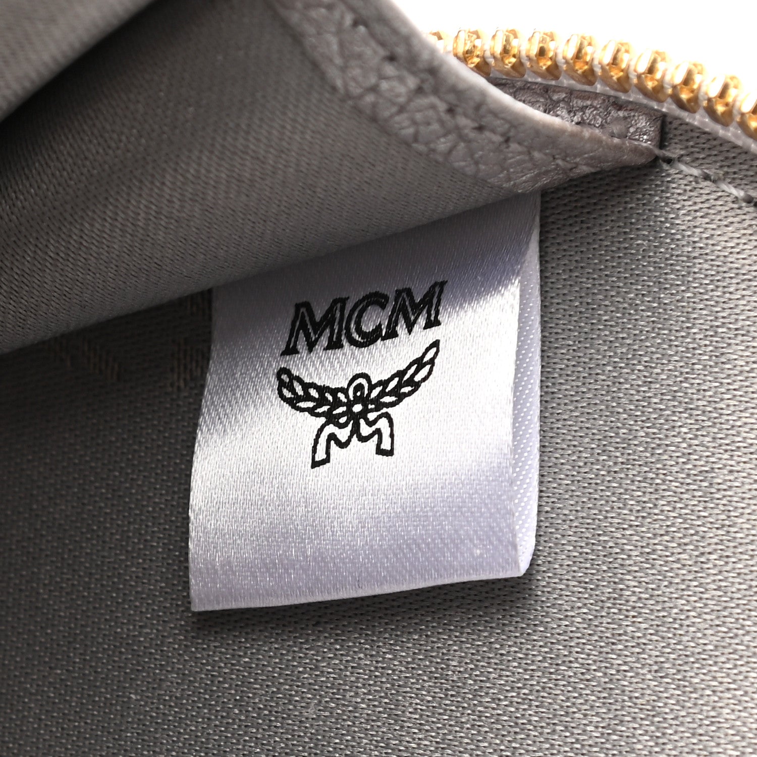 MCM Metallic Visetos Round Coin Pouch Silver 5 of 8