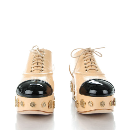 Chanel Crumpled Calfskin Lace Up Platform Oxford 38.5 Beige Black 2 of 8
