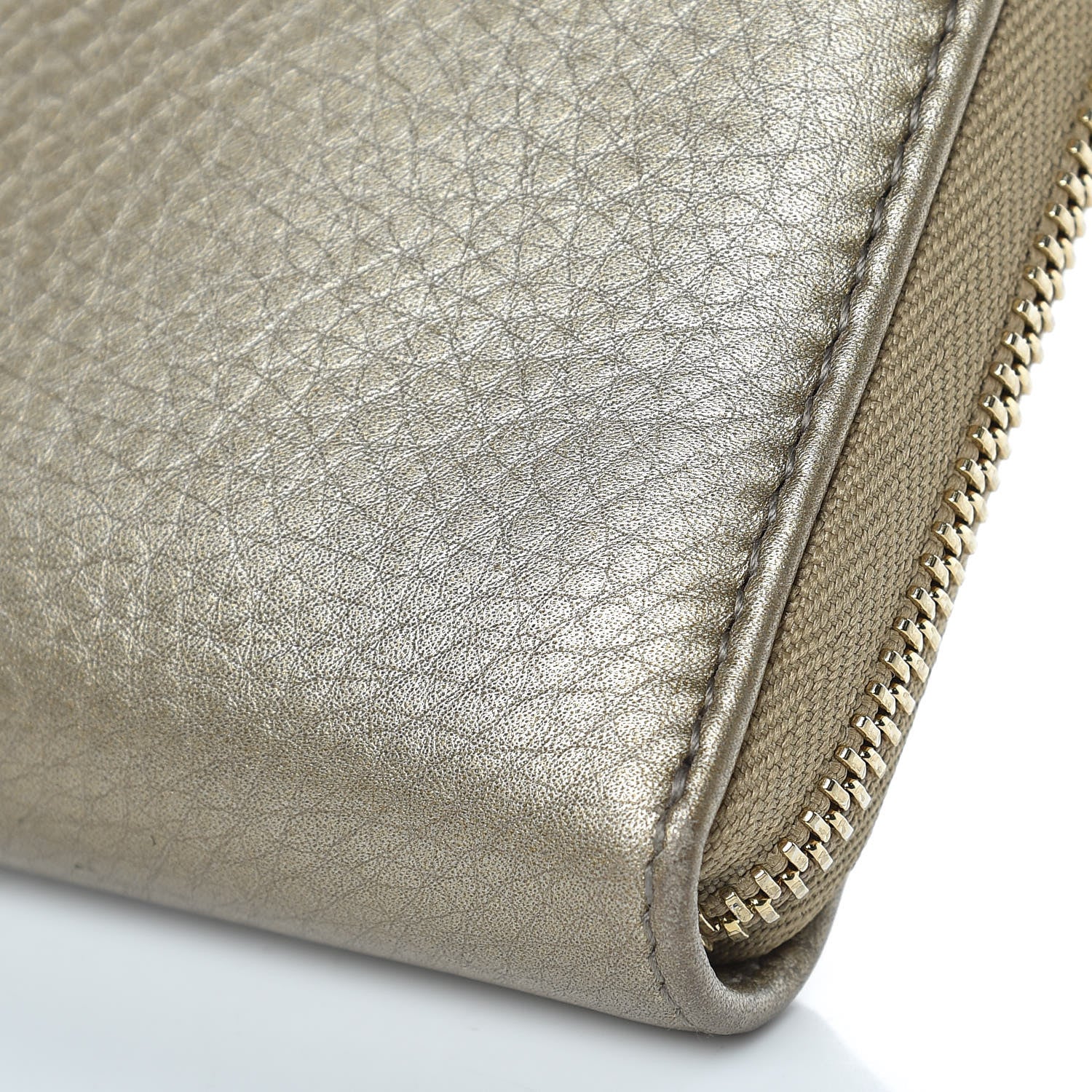 Gucci Metallic Pebbled Calfskin Soho Zip Around Wallet Golden Beige 9 of 10