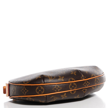 Louis Vuitton Monogram Croissant PM 4 of 7