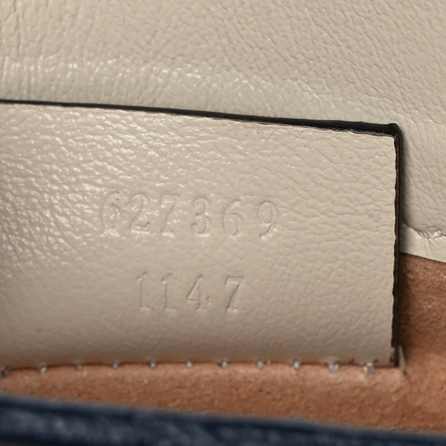 Gucci Vintage Effect Calfskin Matelasse Diagonal Torchon GG Marmont Phone Crossbody Bag Mystic White Blue Agata 7 of 10
