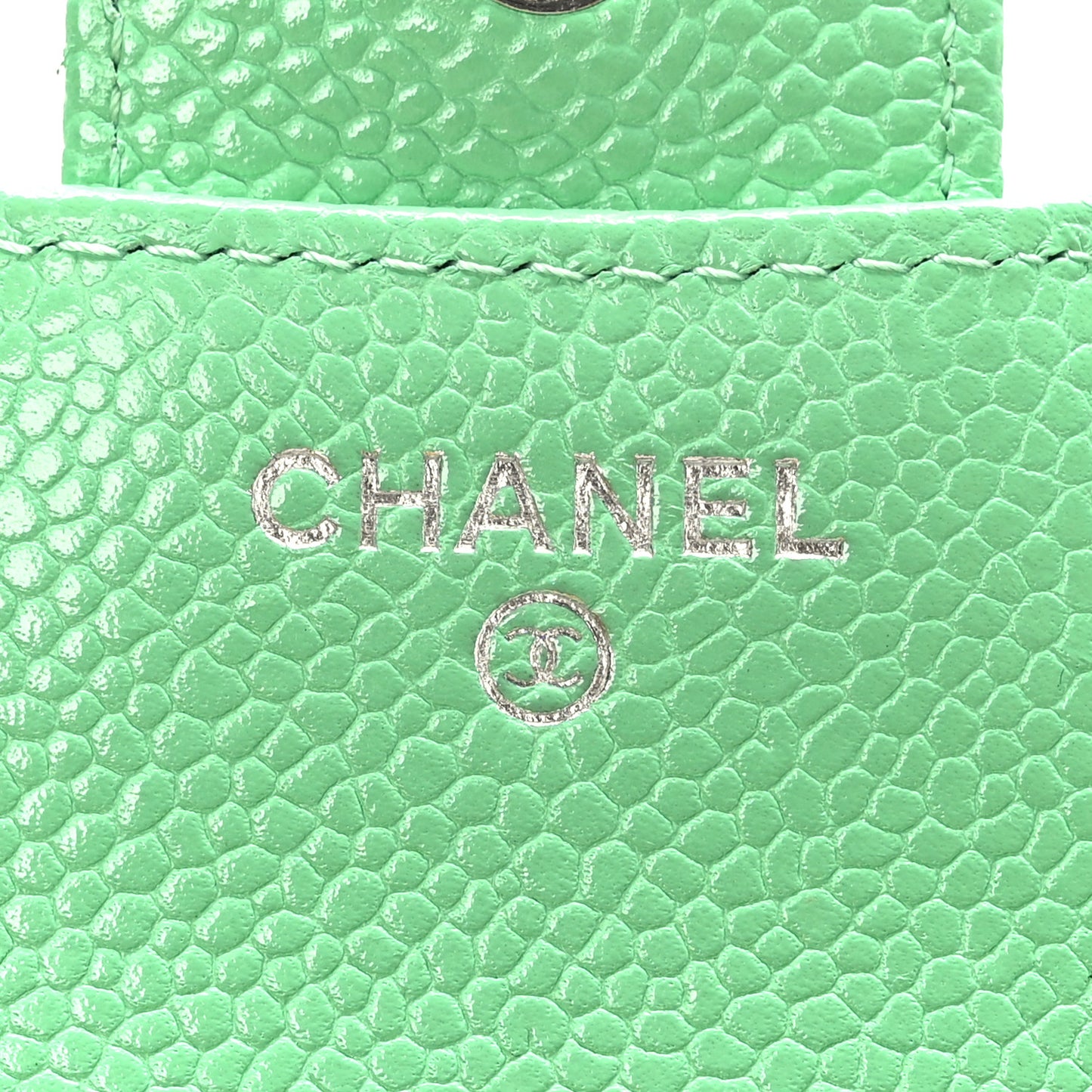 Caviar Flat Chevron Quilted Card Holder Wallet Green