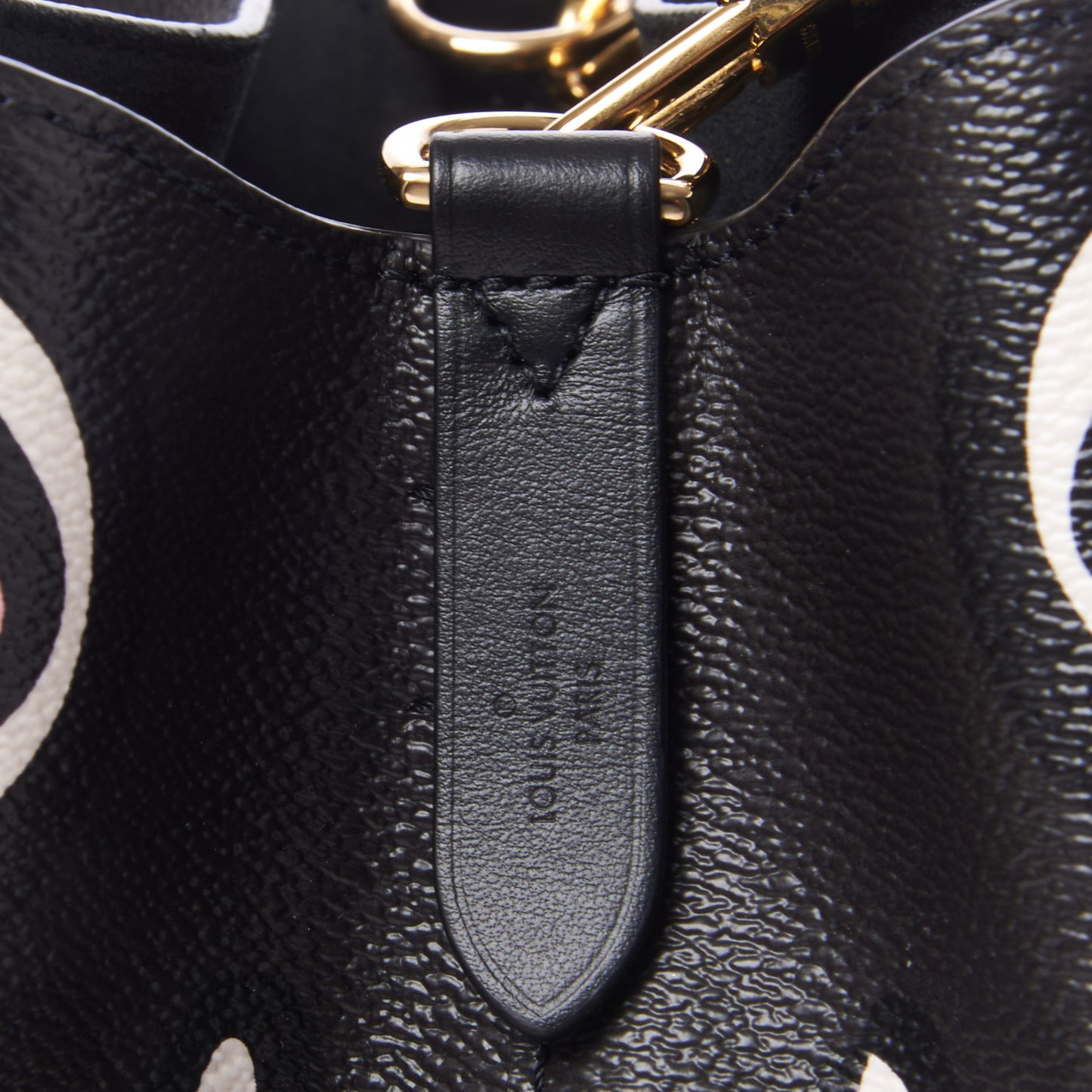 Monogram Giant Wild At Heart Neonoe MM Black