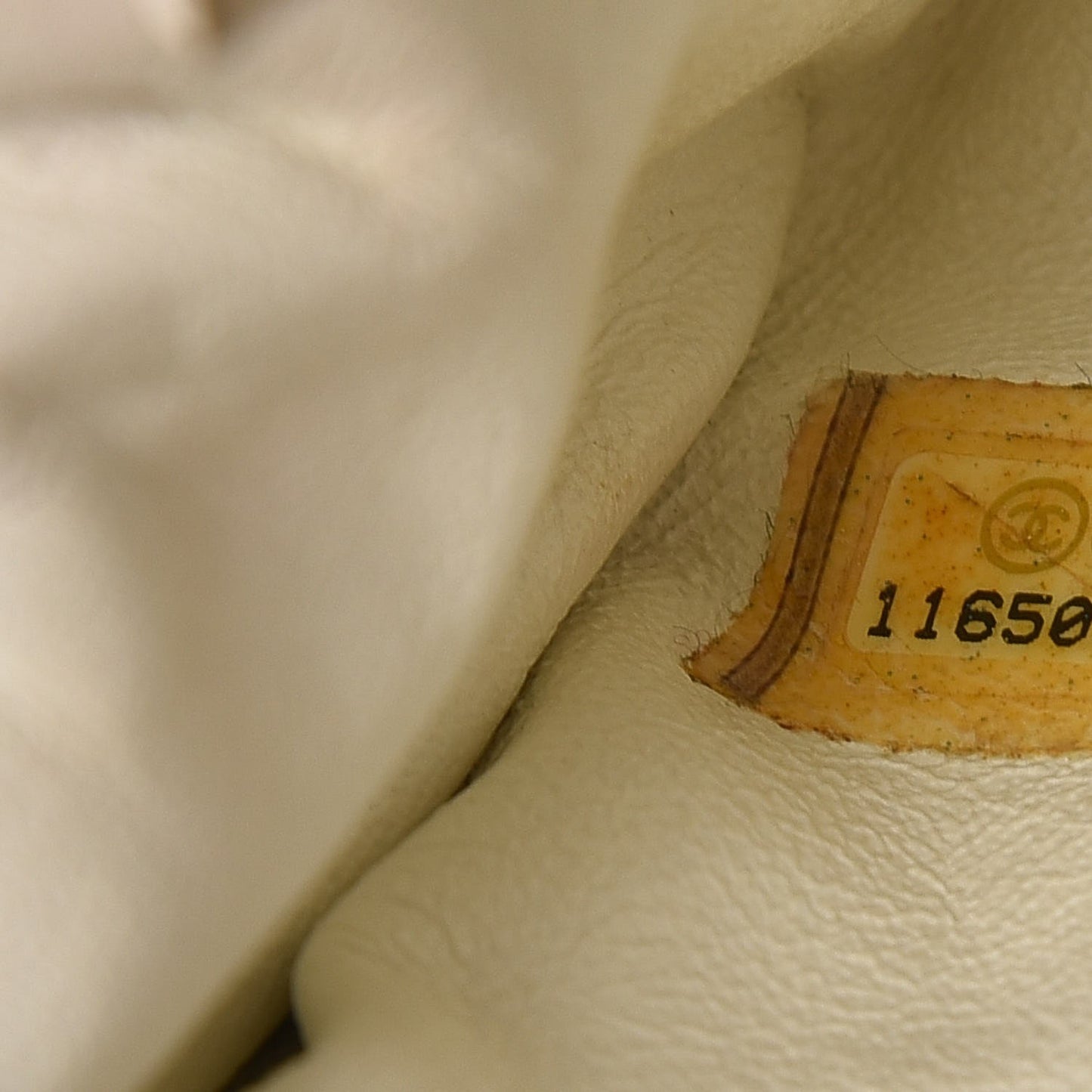 Caviar Quilted Timeless Clutch White