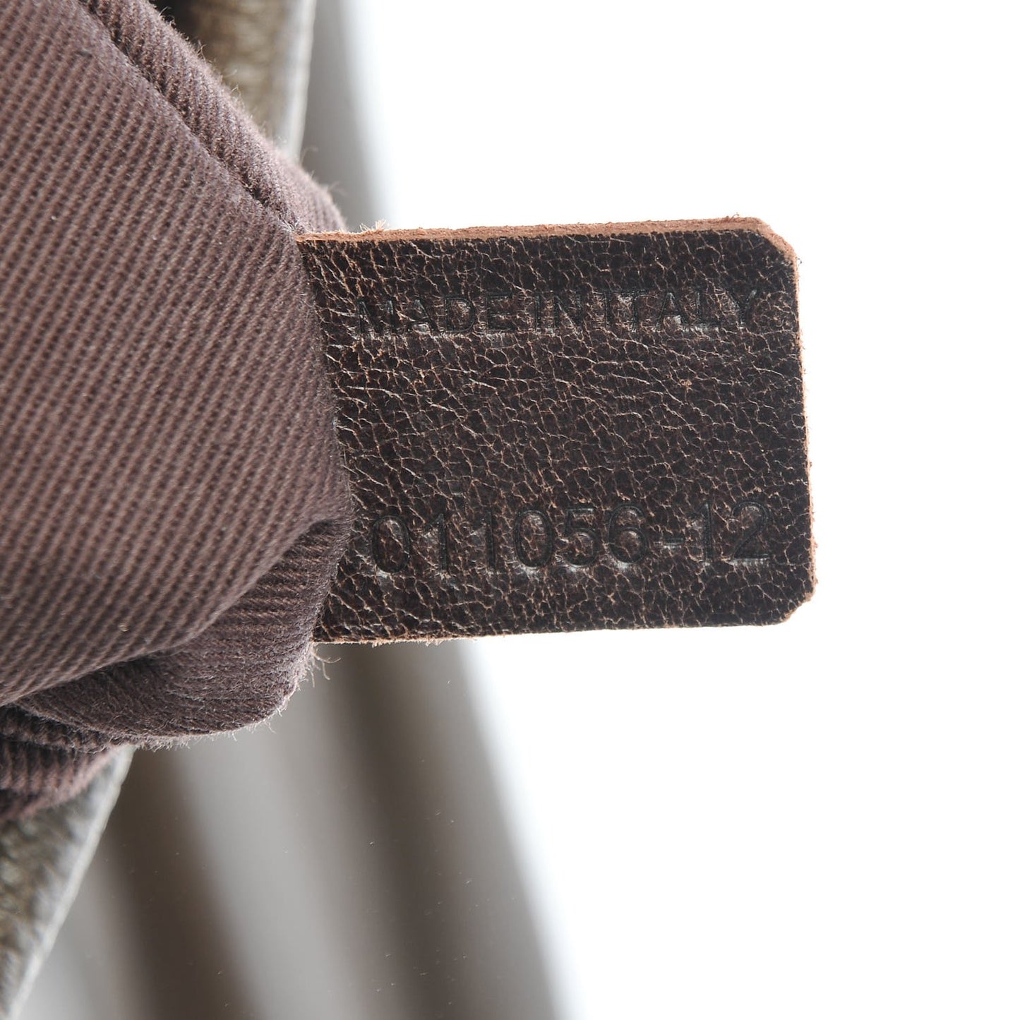 Calfskin Large Paraty Rock