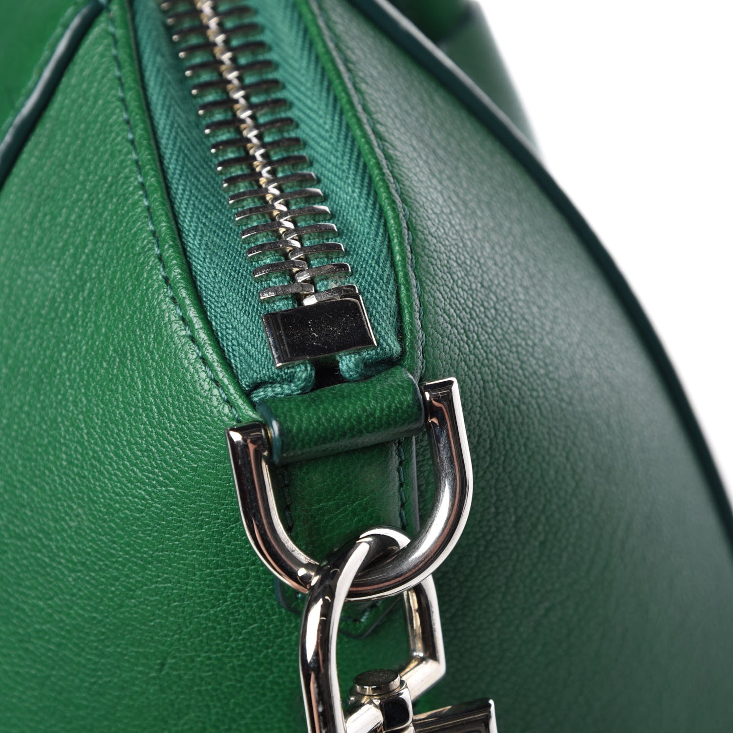 Givenchy Sugar Goatskin Small Antigona Emerald 9 of 19