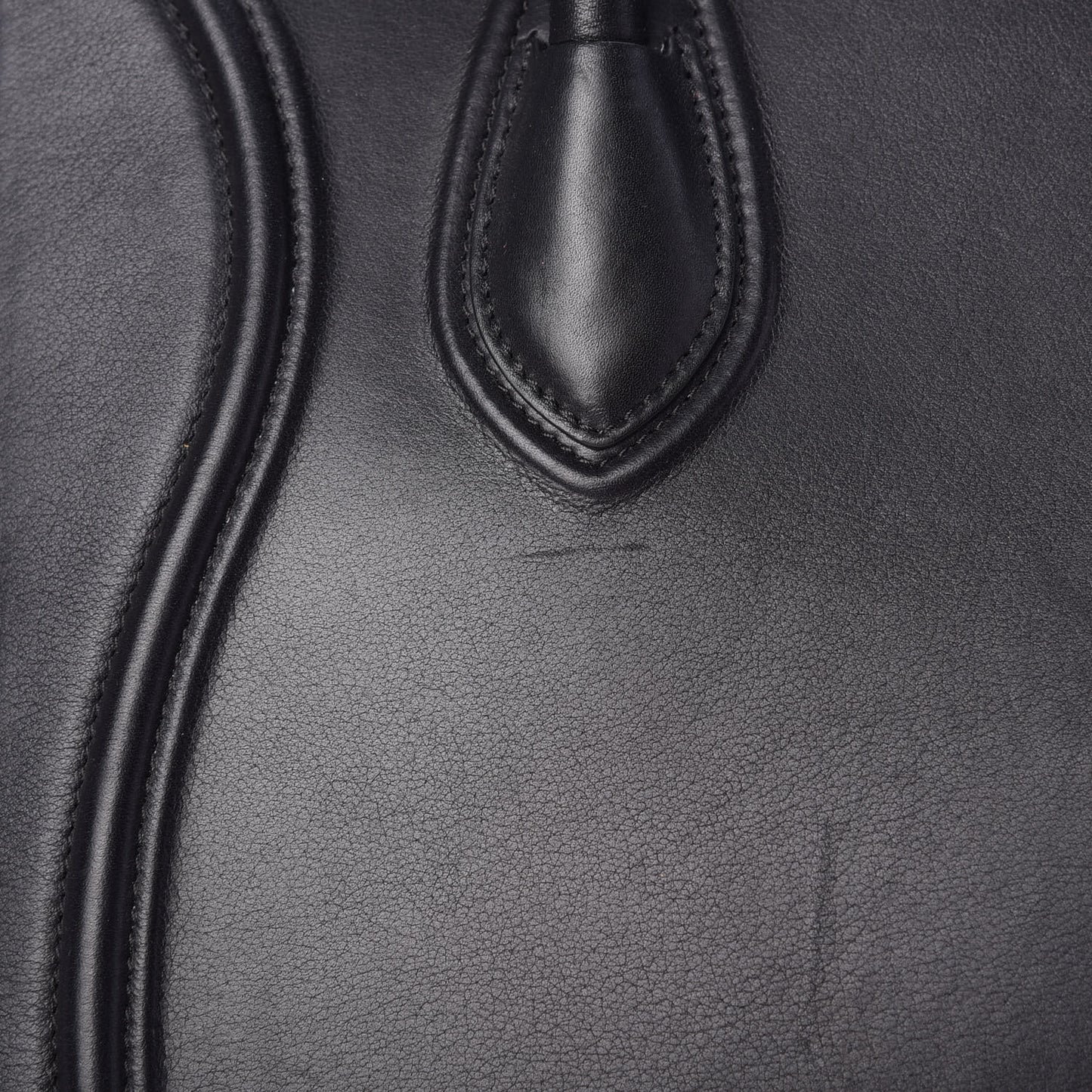 Supple Calfskin Medium Phantom Luggage Black