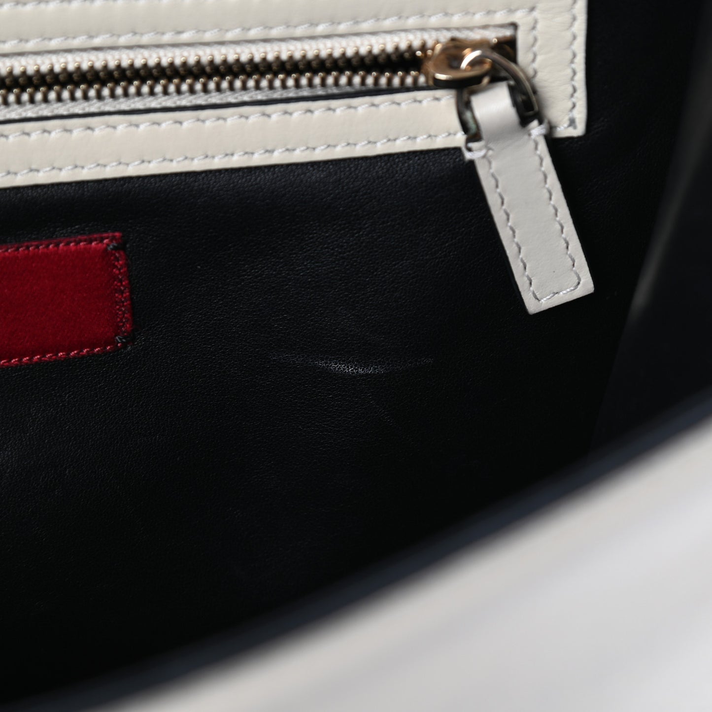 Vitello Medium Glam Lock Rockstud Flap Black Light Ivory