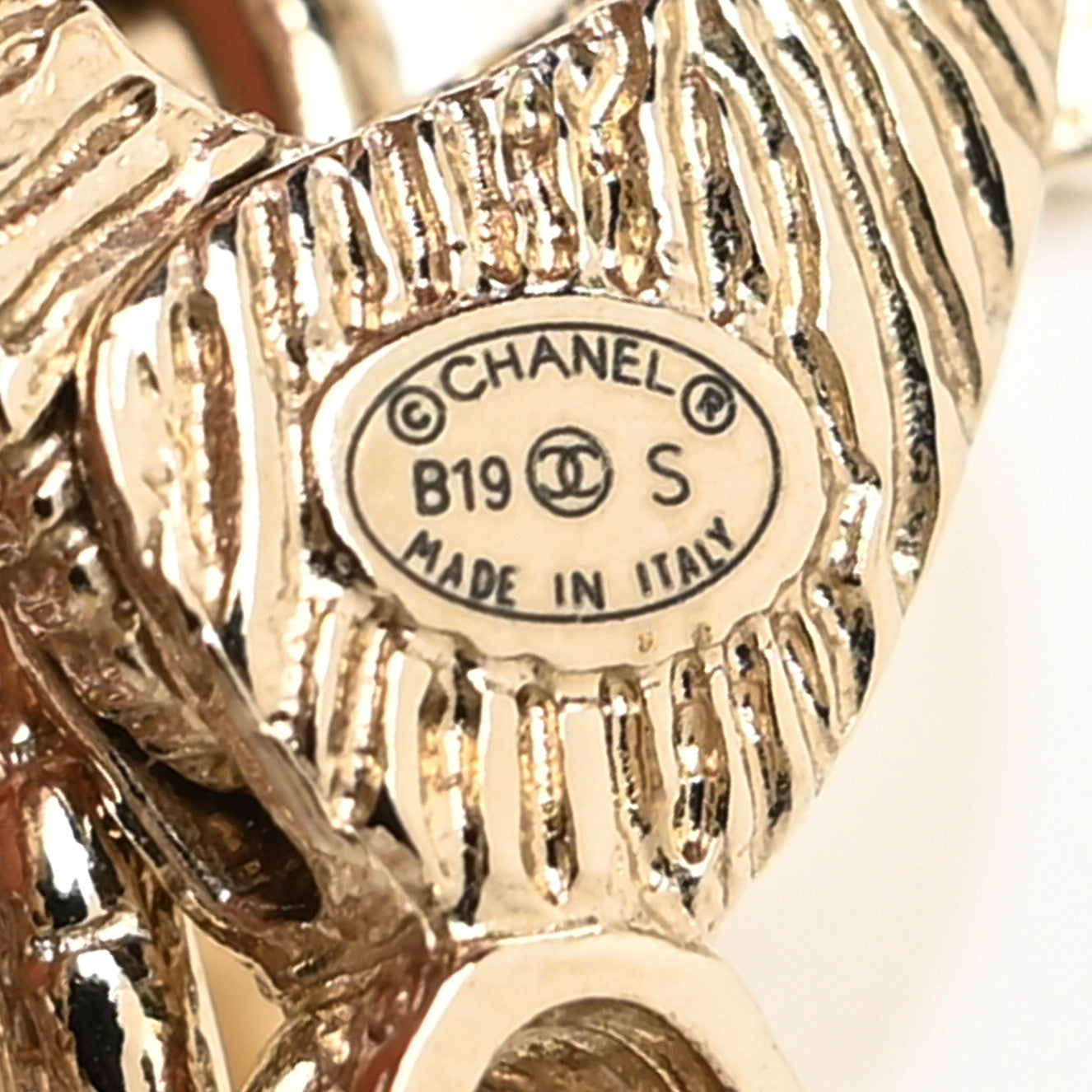 Chanel Graduated Pearl Crystal CC Necklace Gold 3 of 3