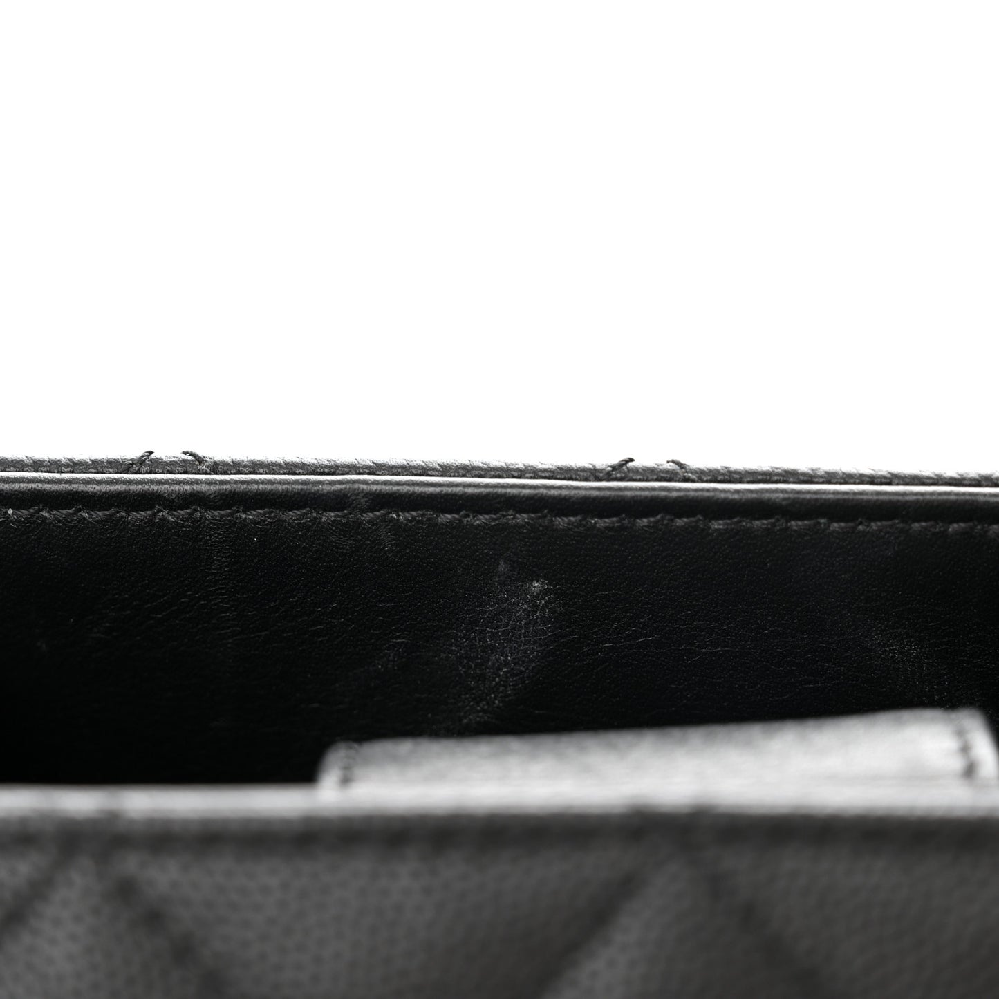 Caviar Quilted Medium CC Bucket Bag Black