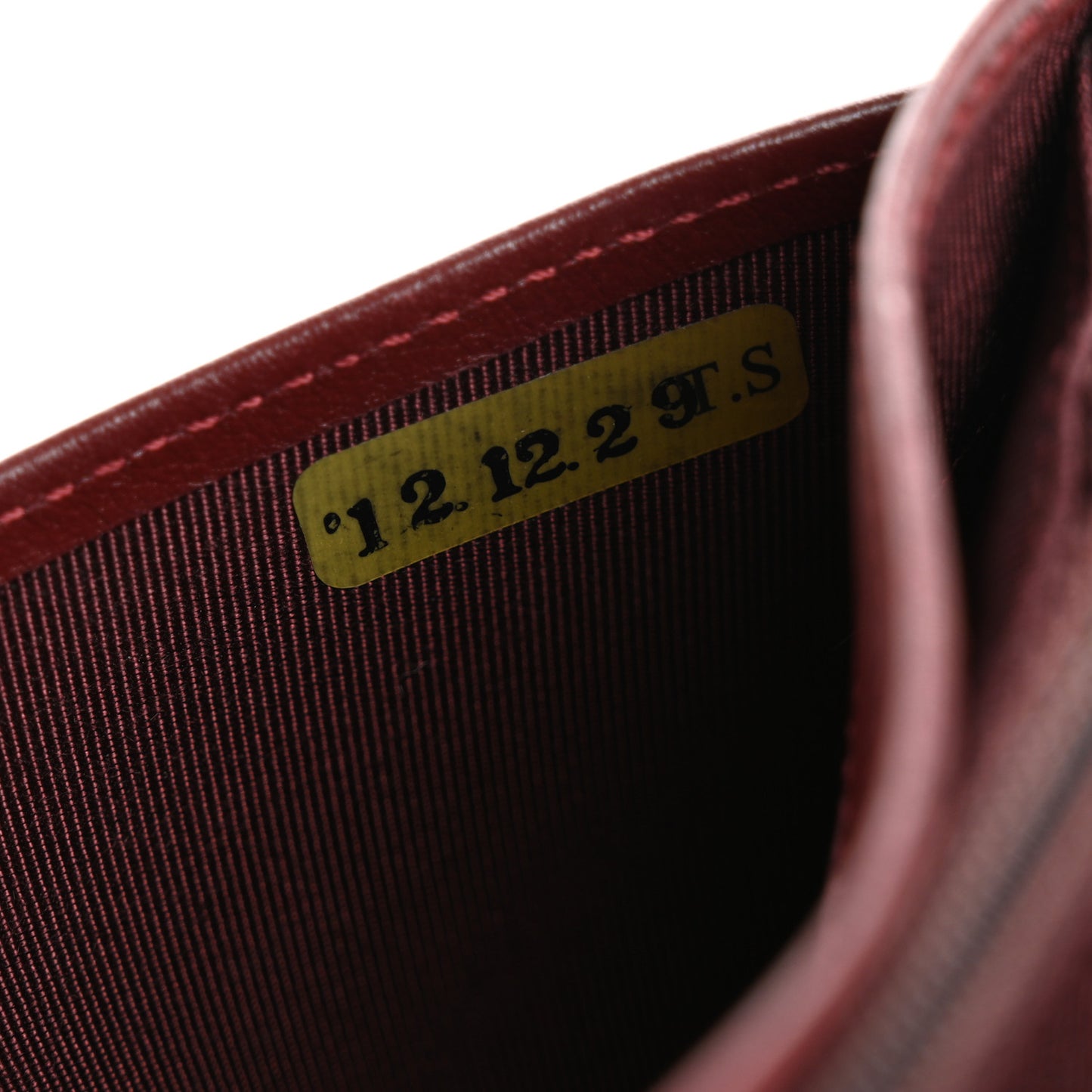 Caviar Quilted Yen Wallet Black