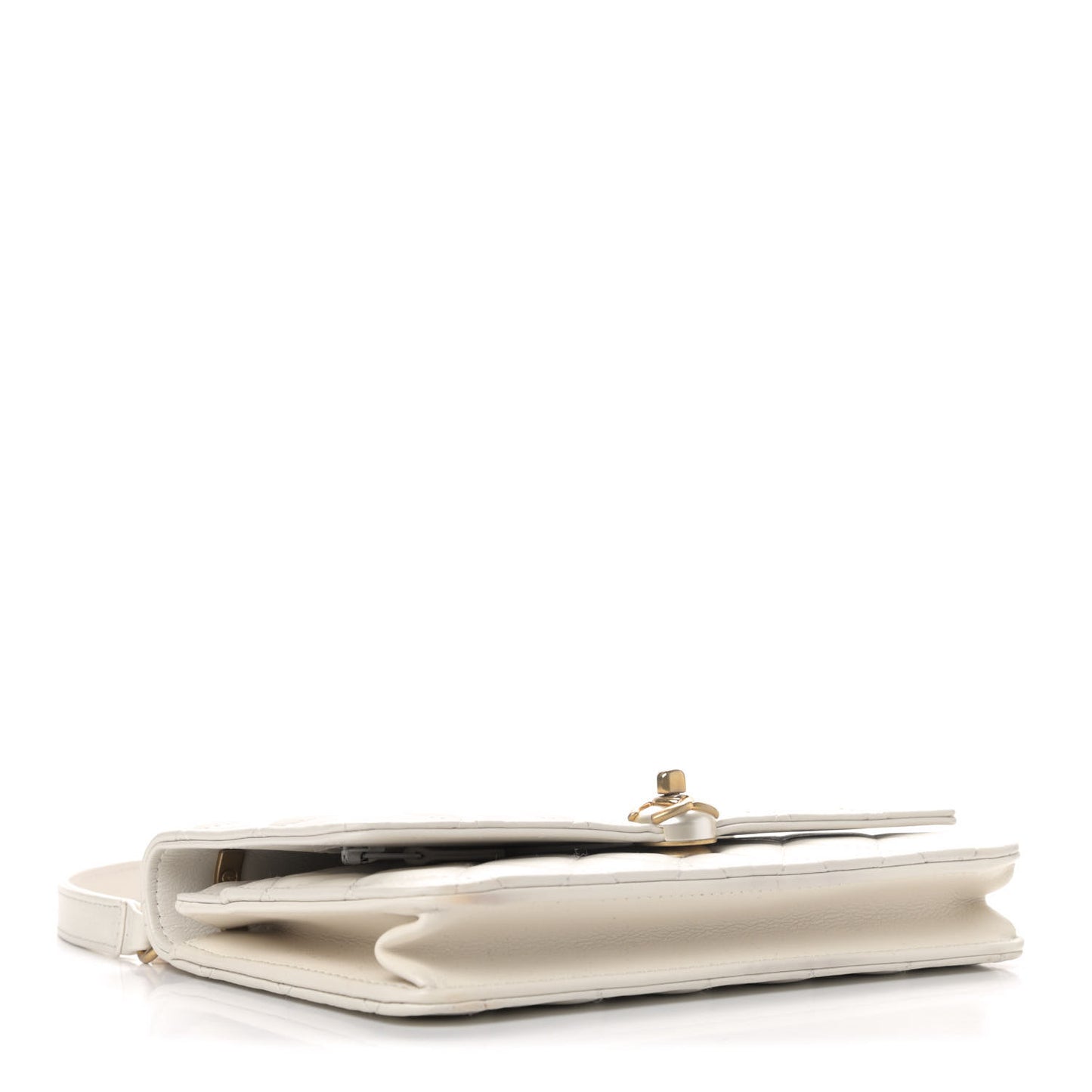 Calfskin Quilted Pearl CC Wallet On Chain WOC White