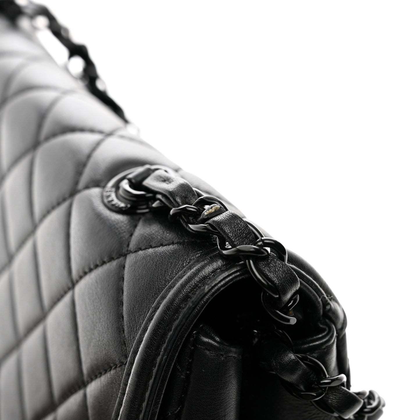 Lambskin Quilted Medium CC Filigree Flap Black