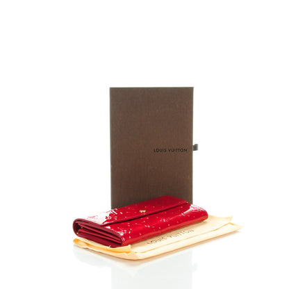 Louis Vuitton Vernis Sarah Wallet Pomme D'Amour 4 of 7