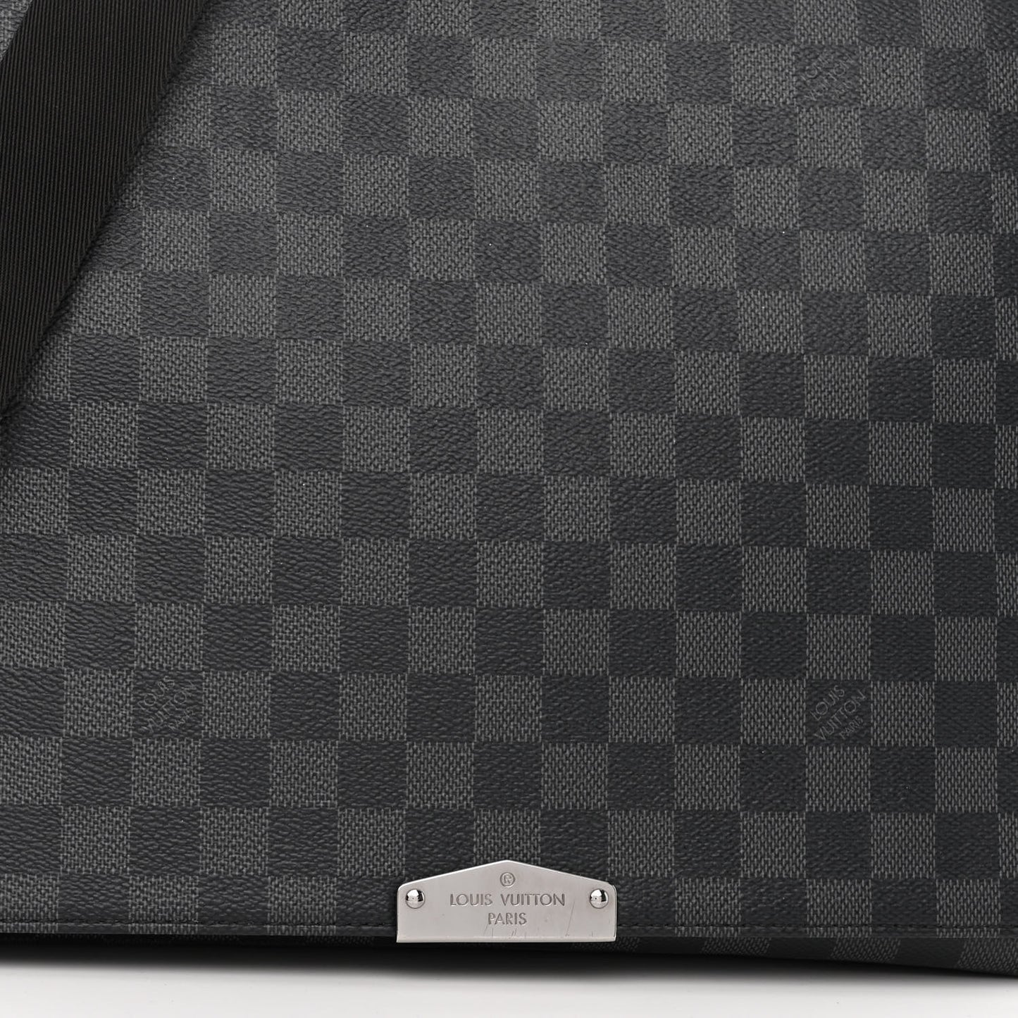 Damier Graphite District MM