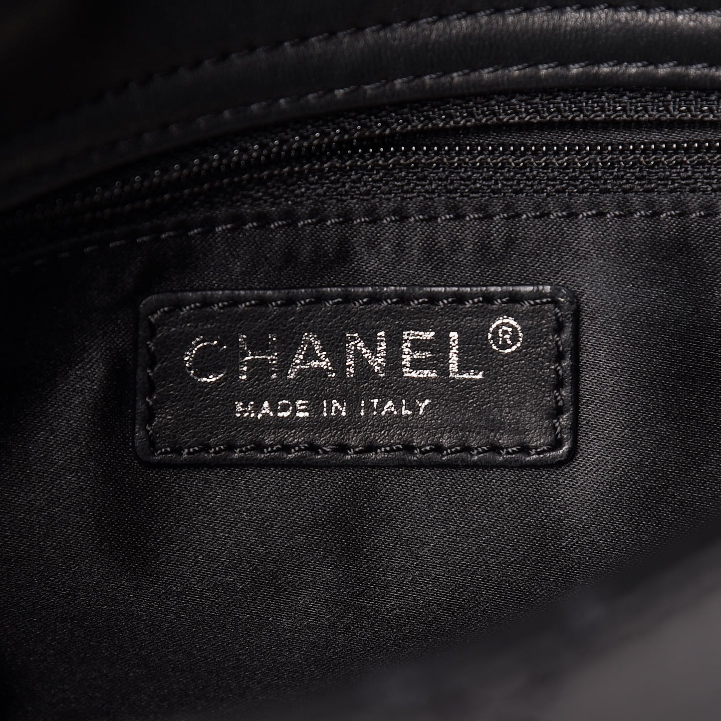 Lambskin Medium Ultimate Stitch Flap Black