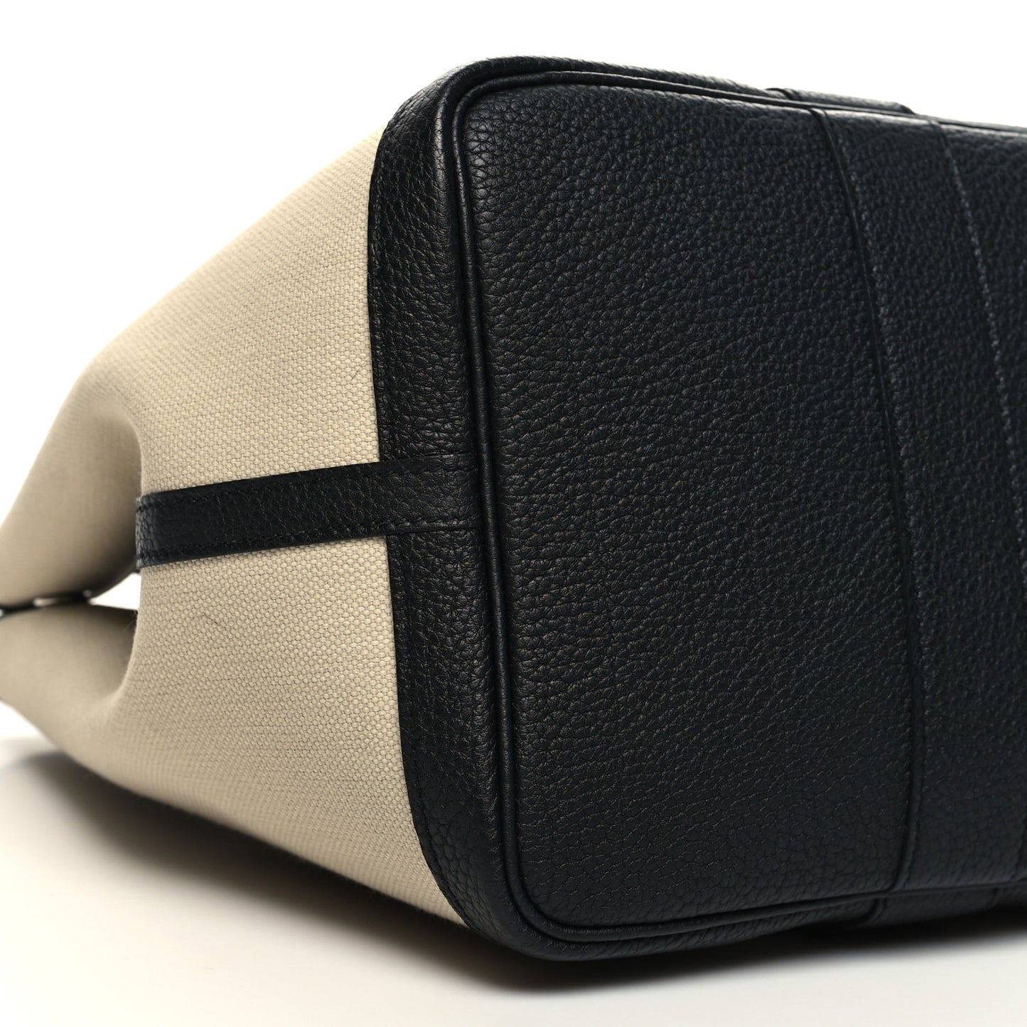 Twill D Negonda Garden Party 36 MM Tote Beton Black