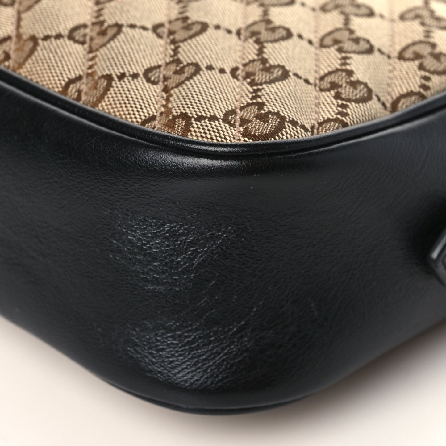 Monogram Matelasse Diagonal Small GG Marmont Chain Shoulder Bag Beige Black